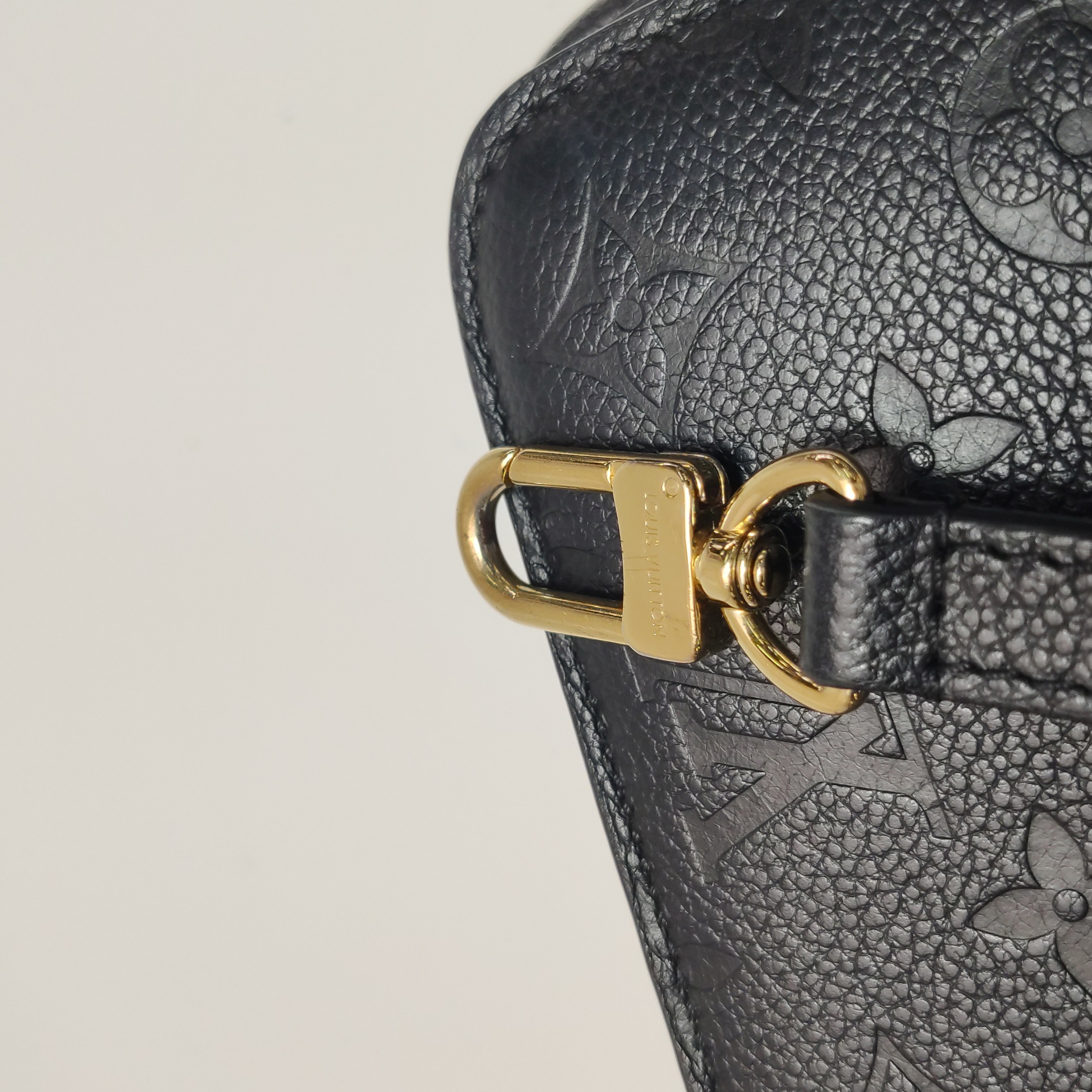 Louis Vuitton(LV) Pochette Metis East West Bag Monogram Empreinte Black — photo 13 of 14