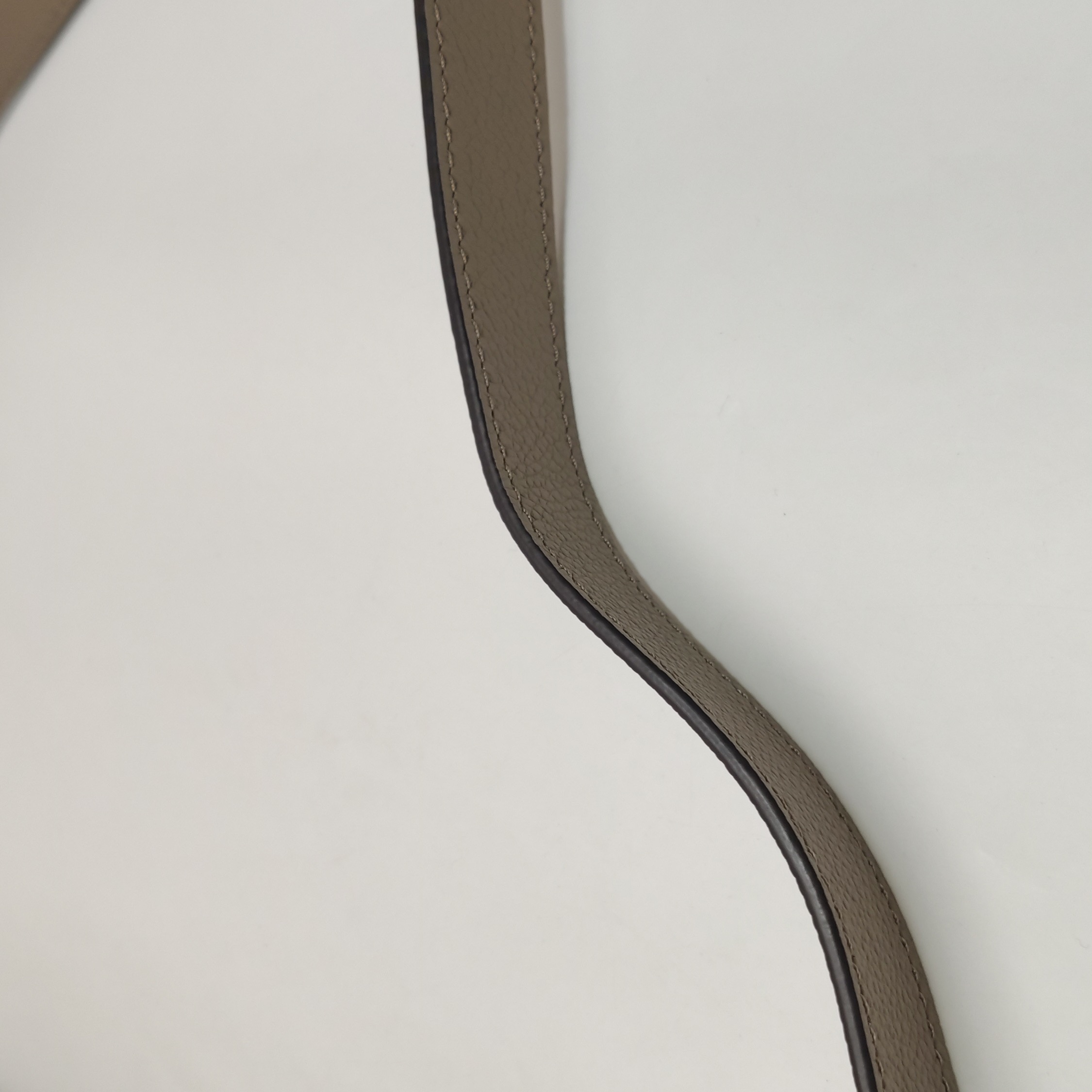 Louis Vuitton(LV) Madeleine Handbag Bicolor Monogram Empreinte Giant MM — photo 23 of 23