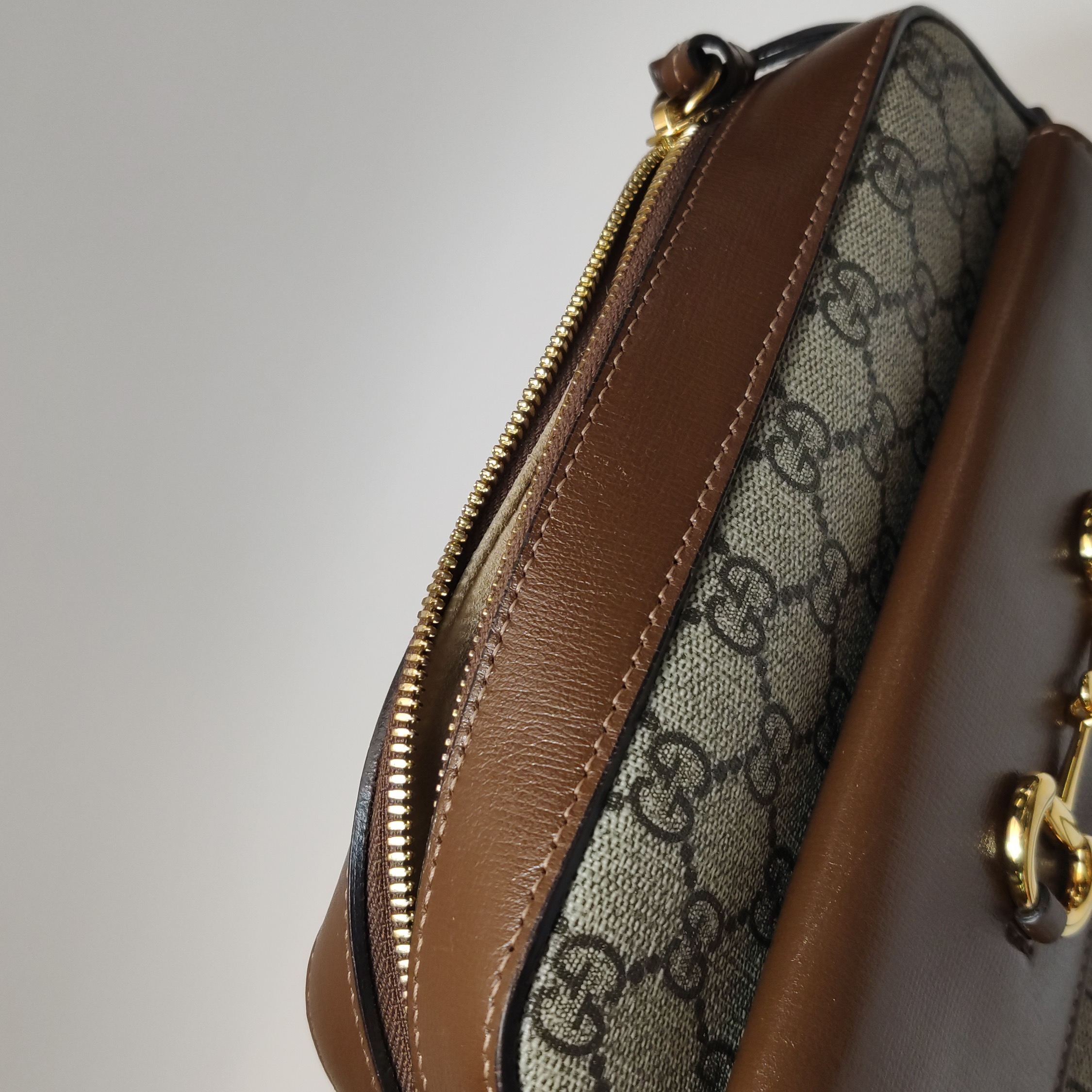 Gucci Horsebit 1955 Flap Pocket Camera Bag GG Coated Canvas and Leather Small — photo 10 of 12