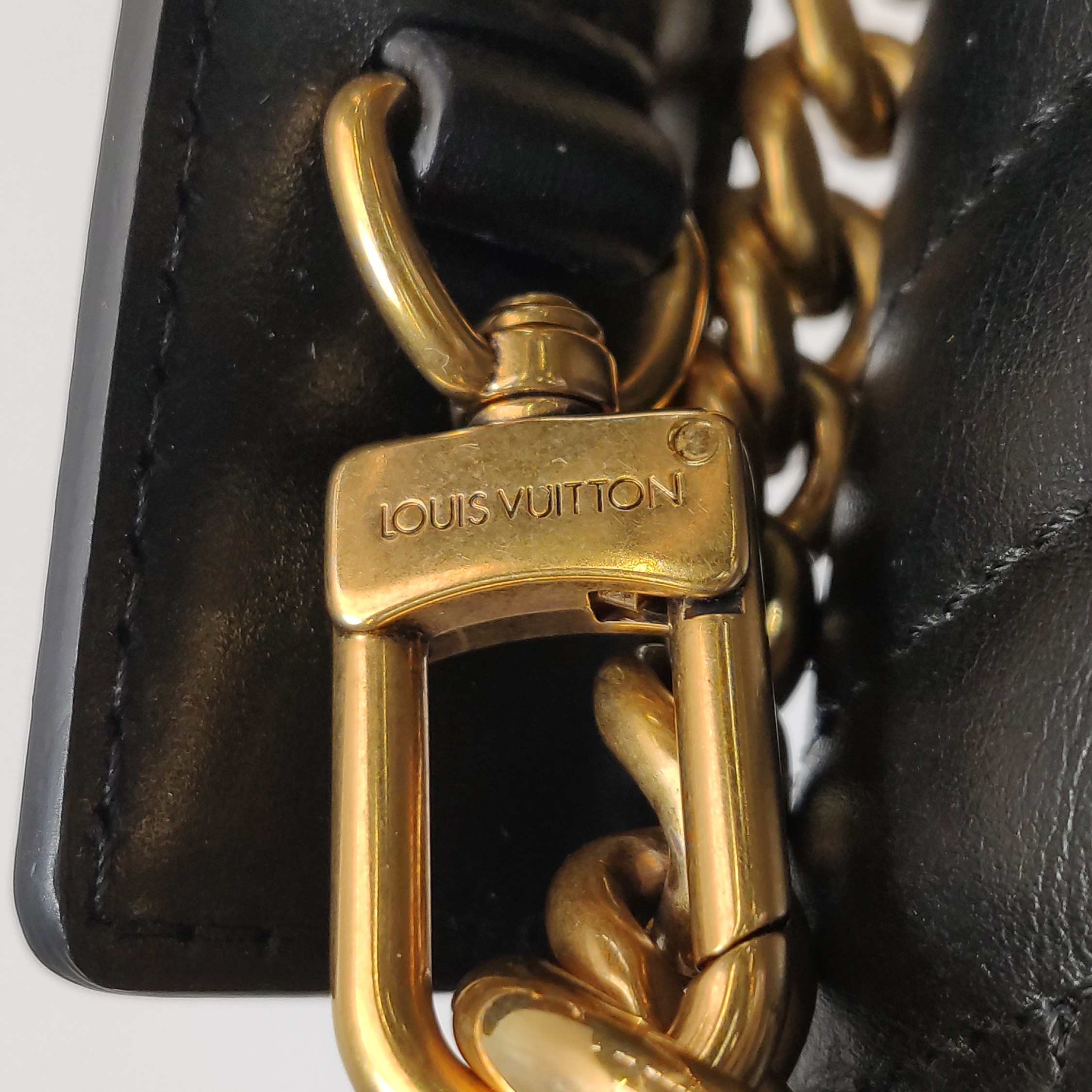 Louis Vuitton(LV) New Wave Chain Bag Quilted Leather PM — photo 11 of 15