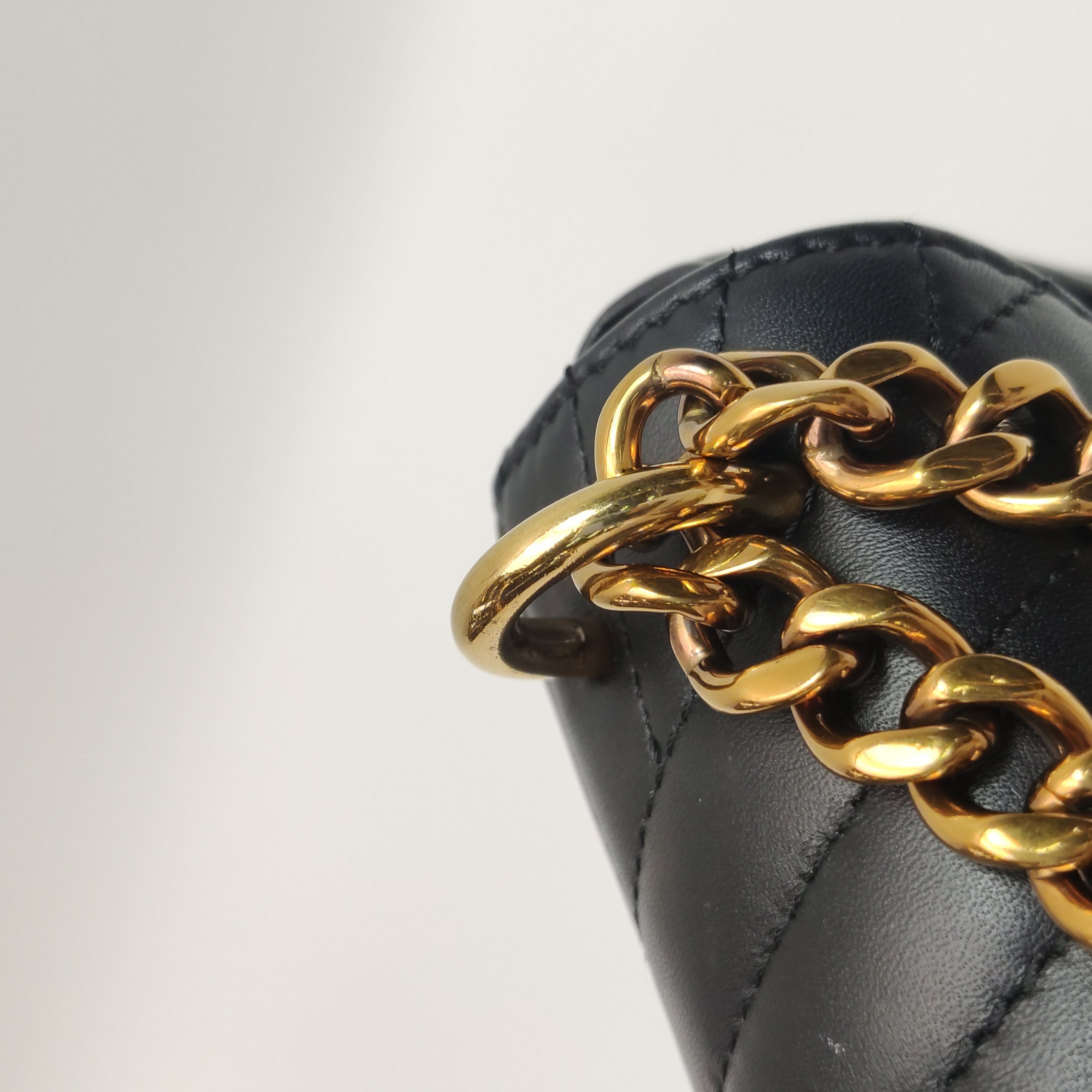 Louis Vuitton(LV) New Wave Chain Bag Quilted Leather PM — photo 13 of 15