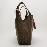 Louis Vuitton(LV) Atlantis Handbag Monogram Canvas GM — thumbnail 3