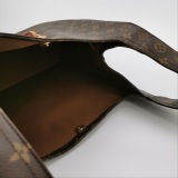 Louis Vuitton(LV) Atlantis Handbag Monogram Canvas GM — thumbnail 8