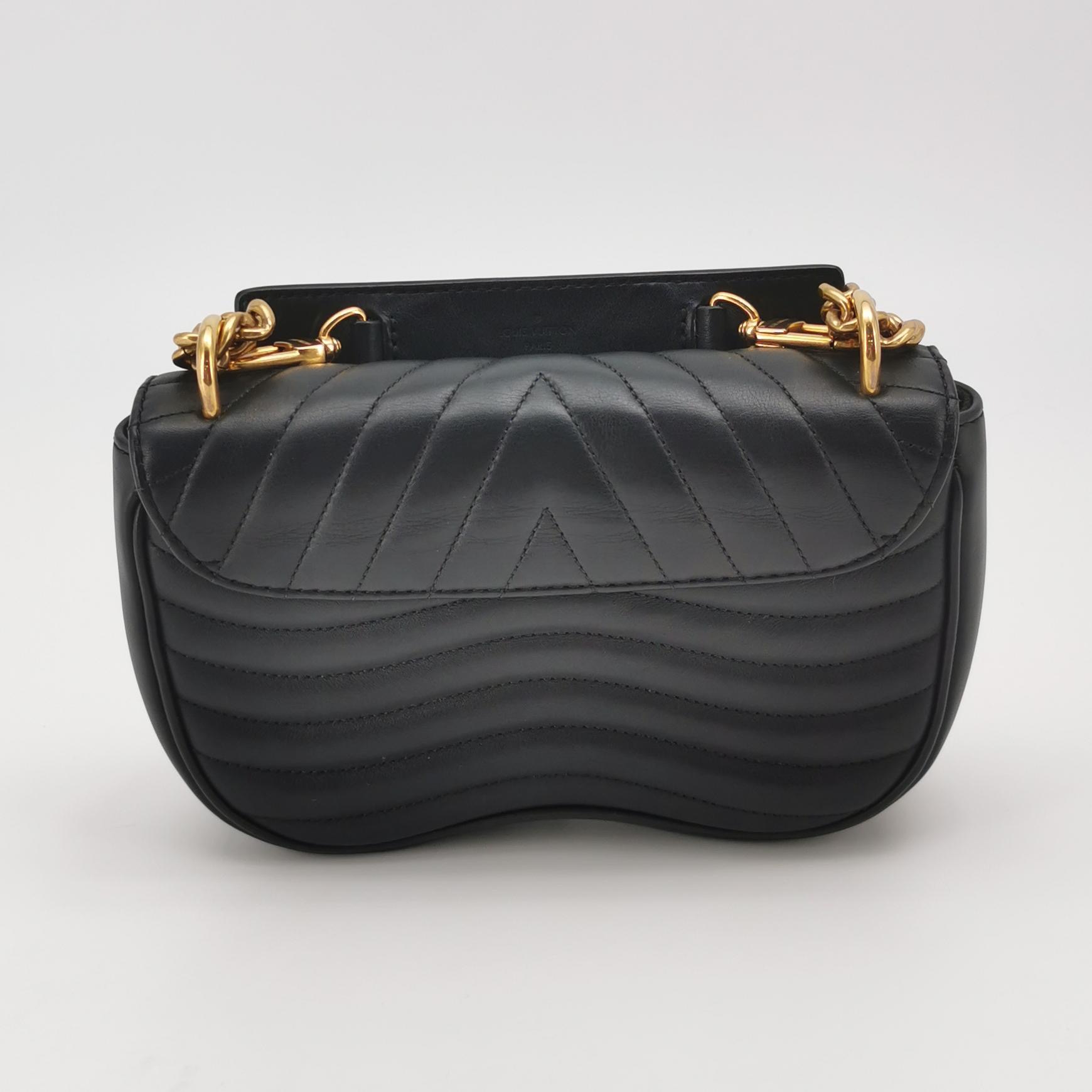 Louis Vuitton(LV) New Wave Chain Bag Quilted Leather PM — photo 3 of 16