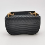 Louis Vuitton(LV) New Wave Chain Bag Quilted Leather PM — thumbnail 3