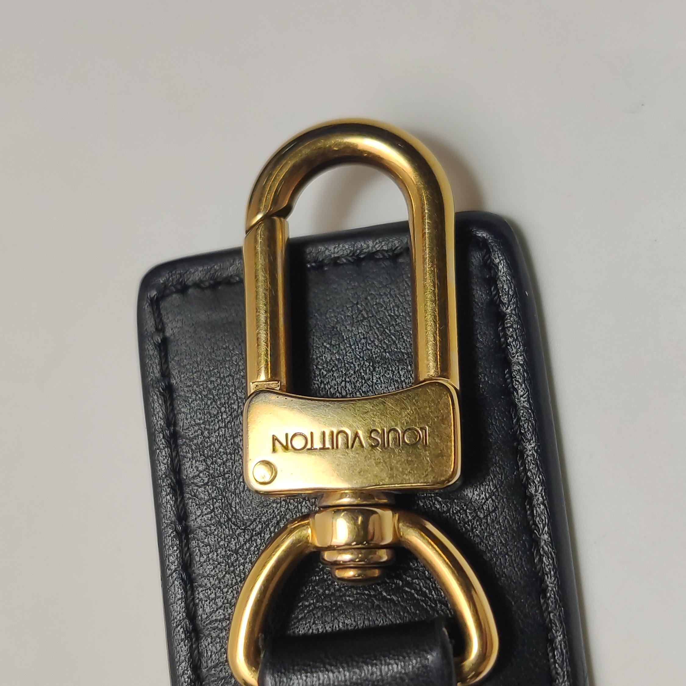Louis Vuitton(LV) New Wave Chain Bag Quilted Leather PM — photo 14 of 16