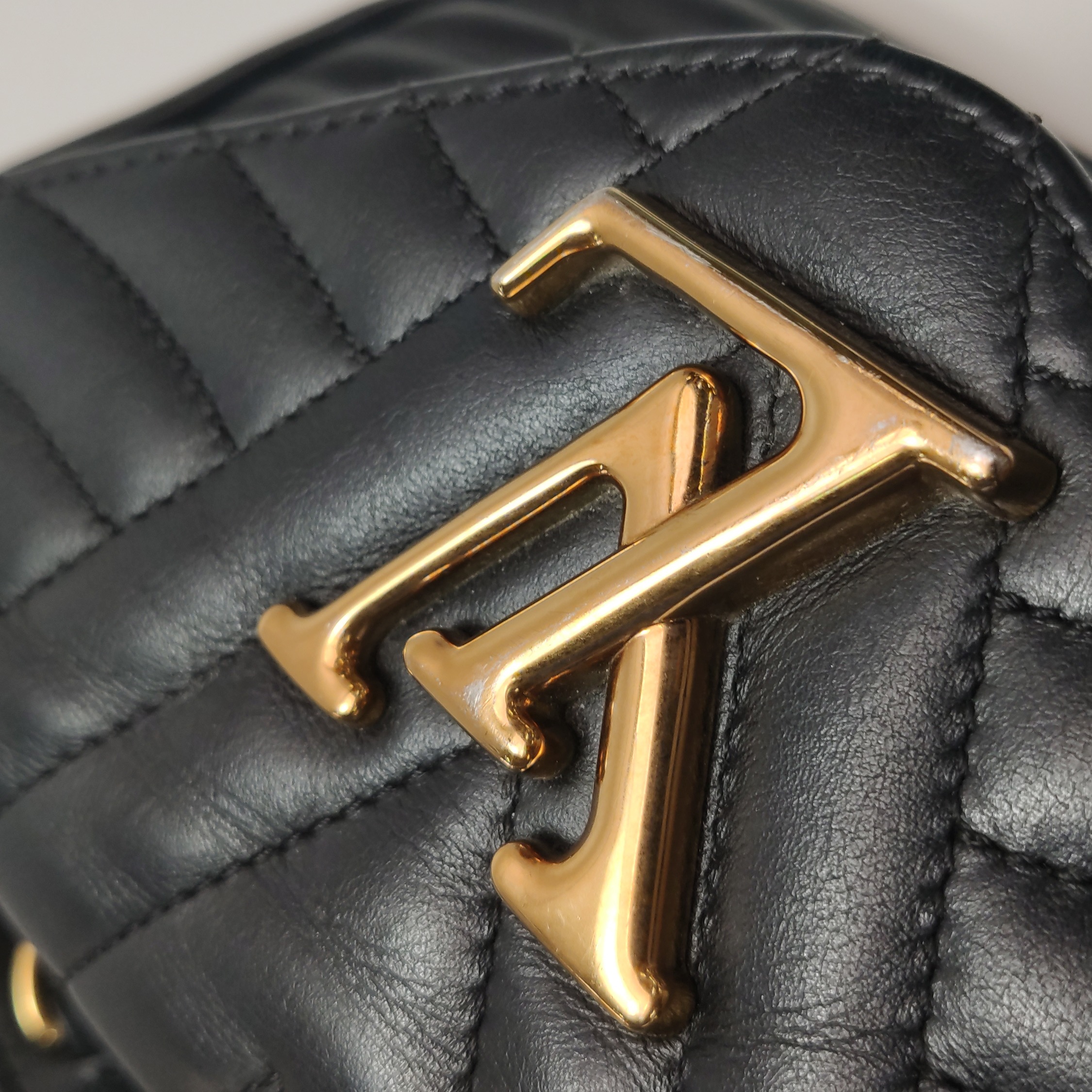 Louis Vuitton(LV) New Wave Chain Bag Quilted Leather PM — photo 9 of 14