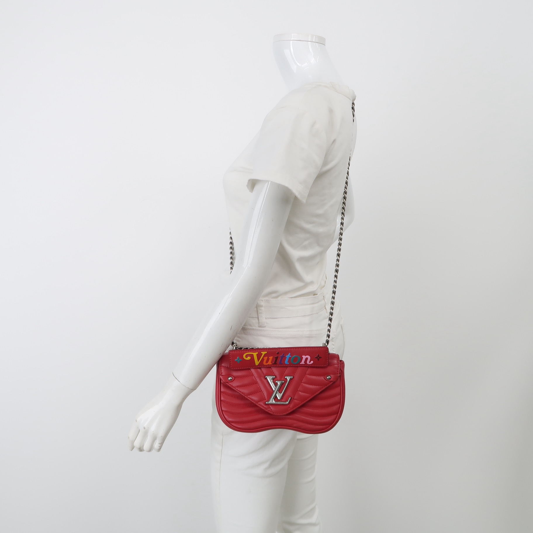 Louis Vuitton(LV) New Wave Chain Bag Quilted Leather PM — alternate view