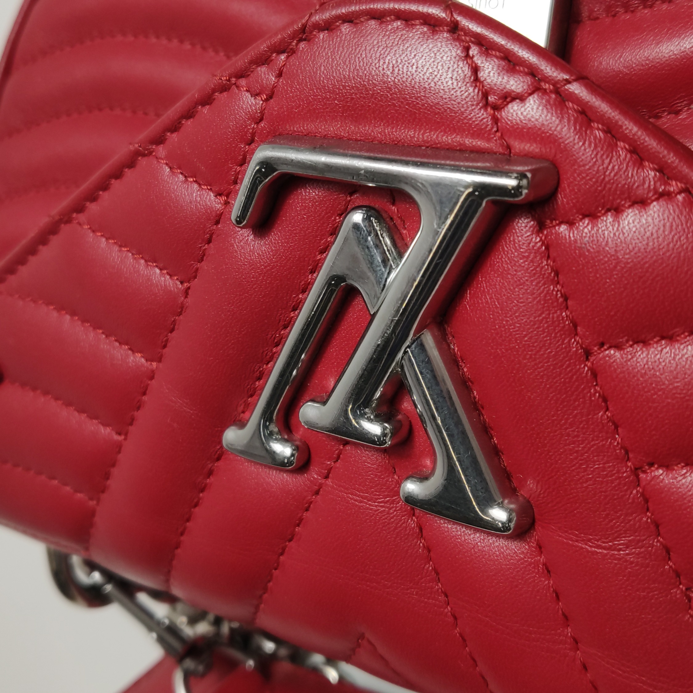 Louis Vuitton(LV) New Wave Chain Bag Quilted Leather PM — photo 9 of 16