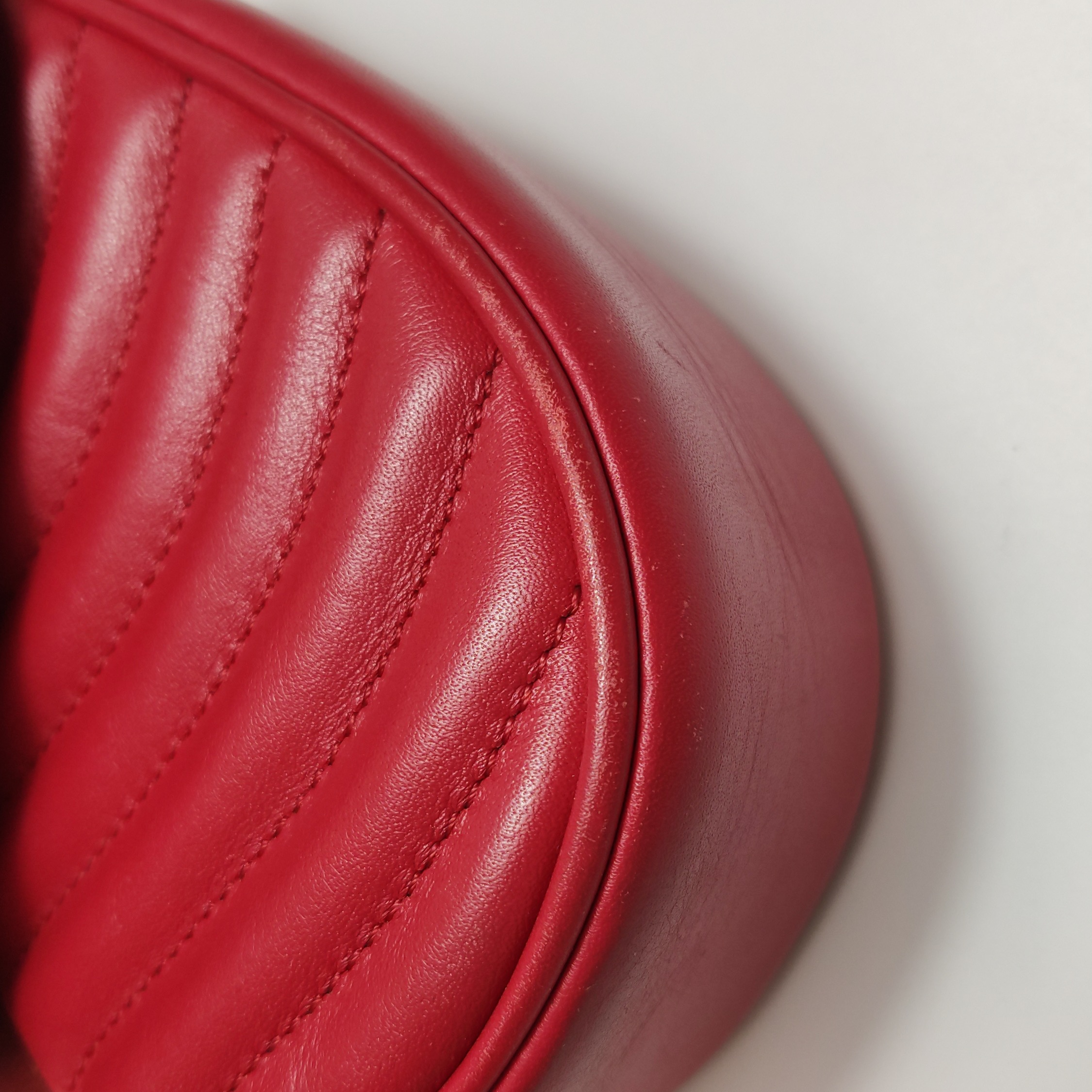 Louis Vuitton(LV) New Wave Chain Bag Quilted Leather PM — photo 13 of 16