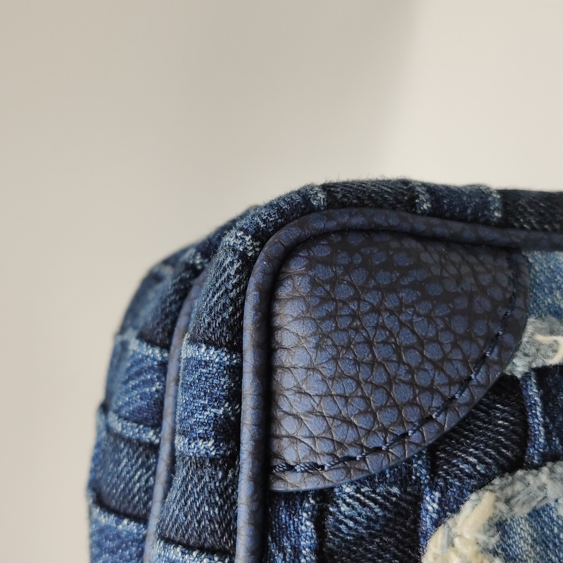 Louis Vuitton(LV) Nil Camer Bag  Denim — photo 10 of 13
