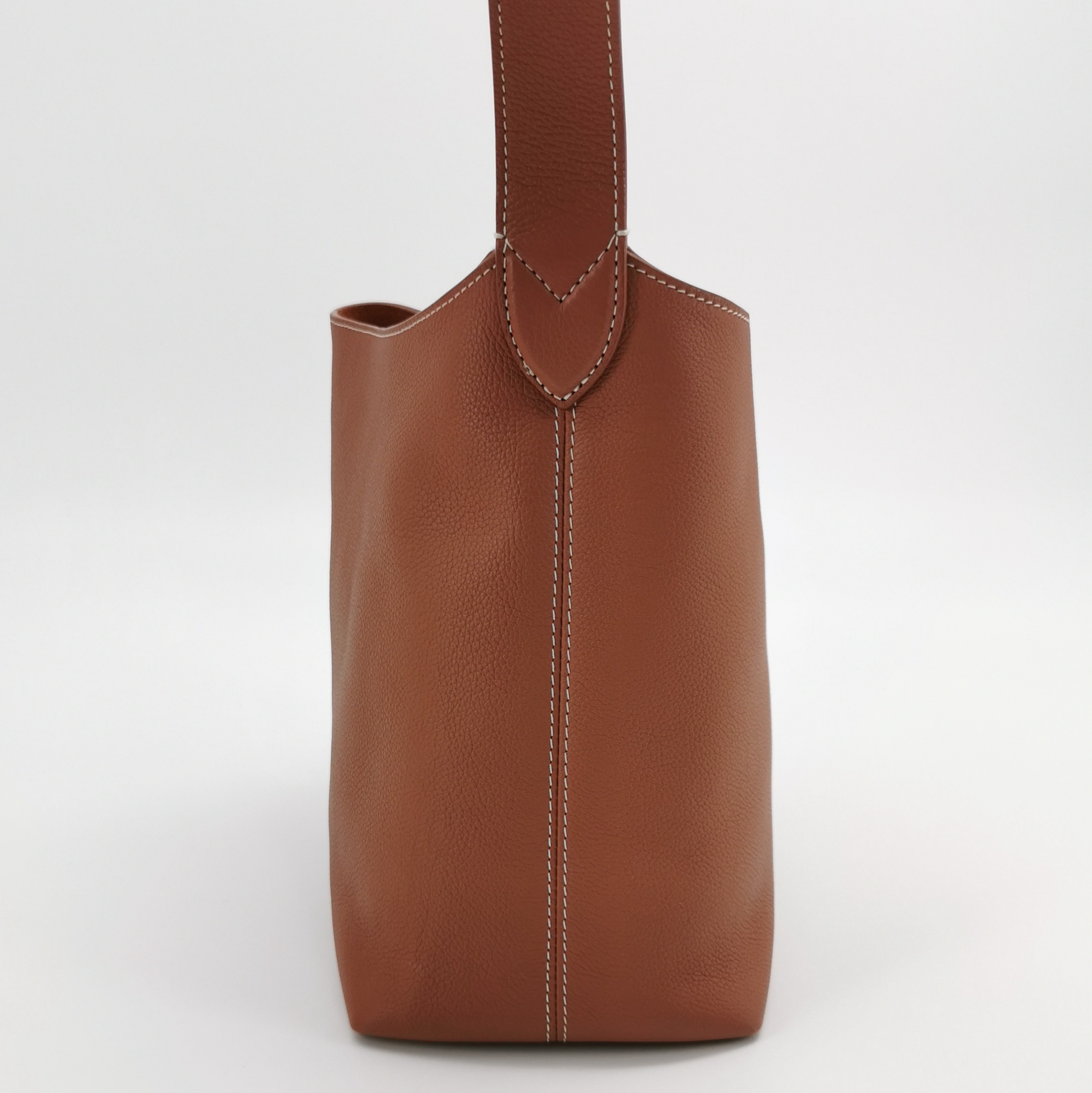 Louis Vuitton(LV) Low Key Hobo Calfskin PM — photo 4 of 25