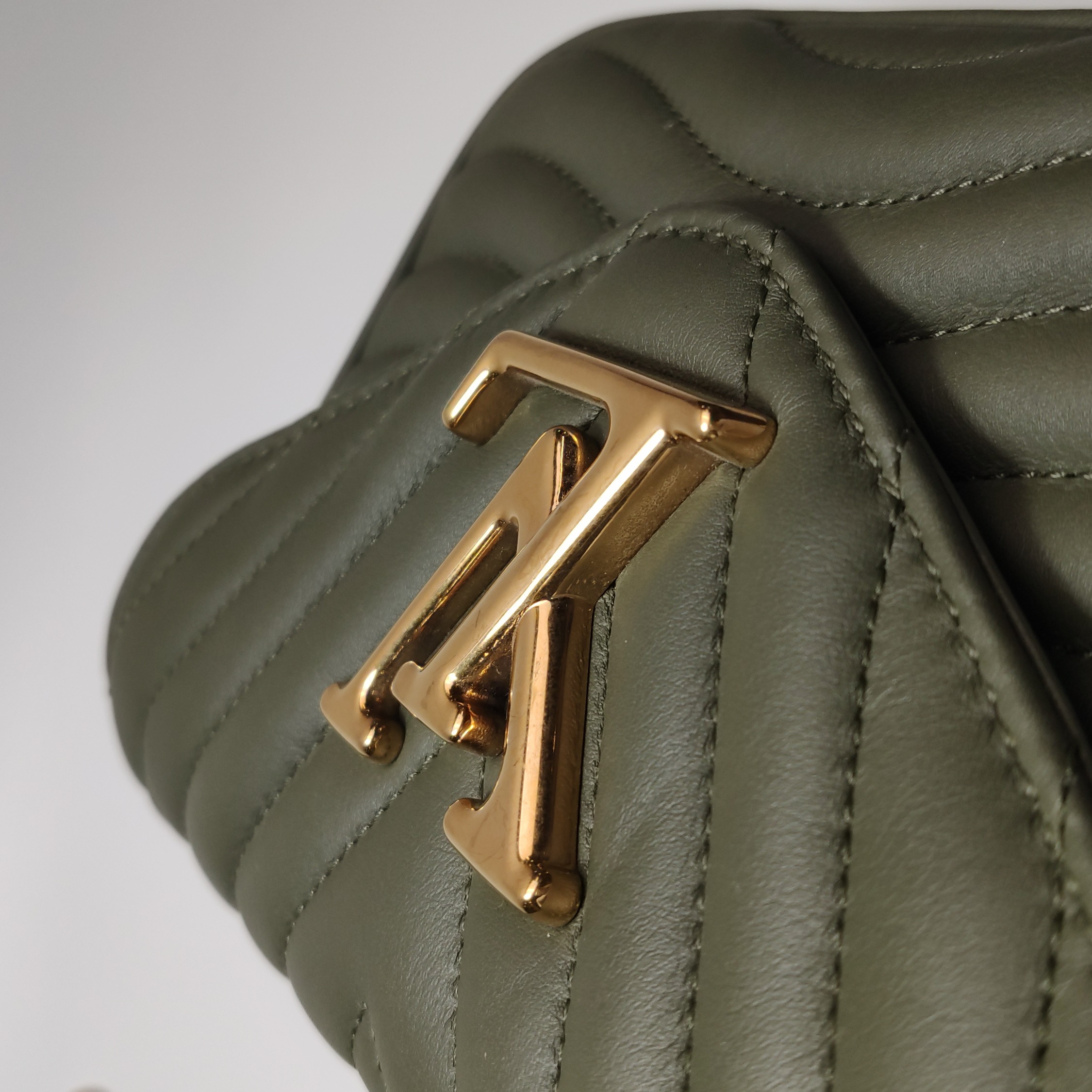Louis Vuitton(LV) New Wave Multi Pochette Quilted Leather — photo 10 of 17