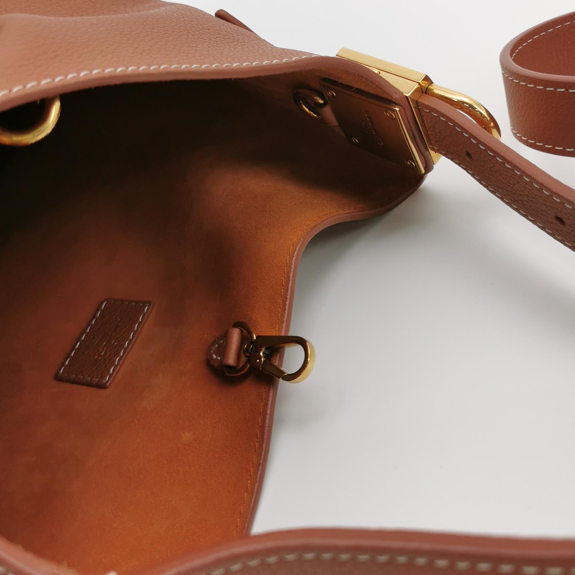 Louis Vuitton(LV) Low Key Hobo Calfskin PM — photo 8 of 25