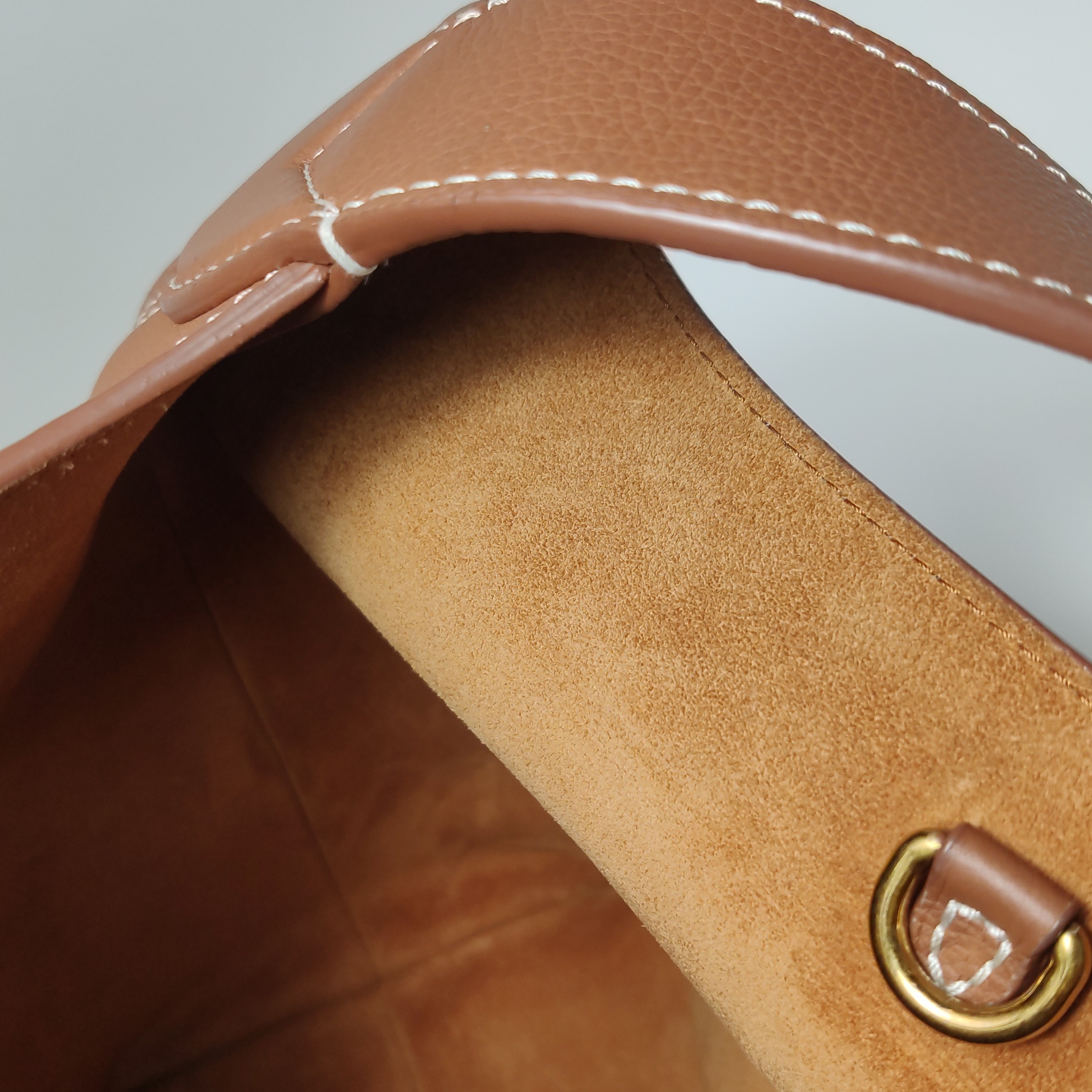 Louis Vuitton(LV) Low Key Hobo Calfskin PM — photo 11 of 25