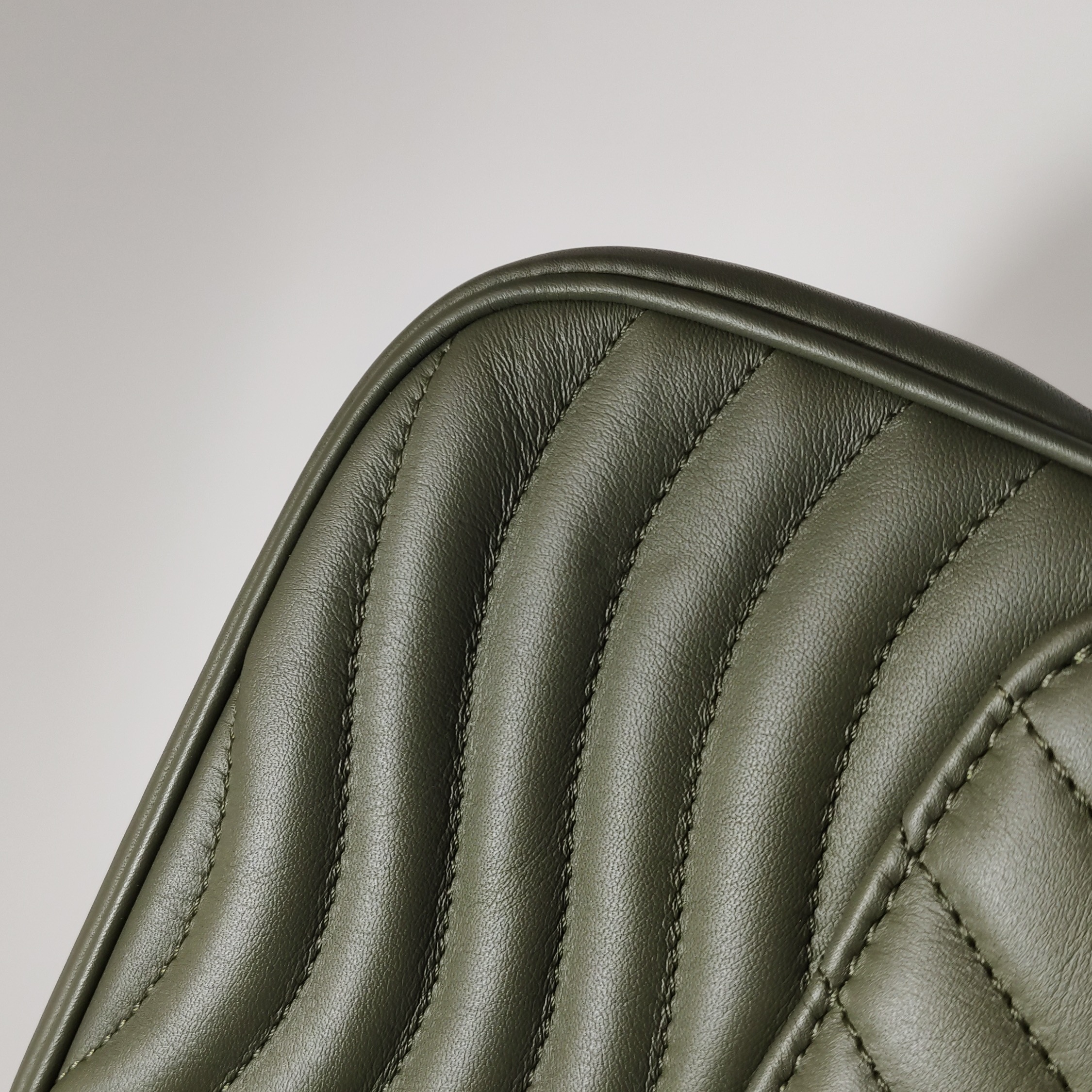 Louis Vuitton(LV) New Wave Multi Pochette Quilted Leather — photo 13 of 17