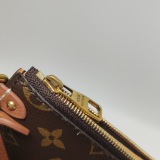 Louis Vuitton(LV) Low Key Hobo Calfskin PM — thumbnail 25