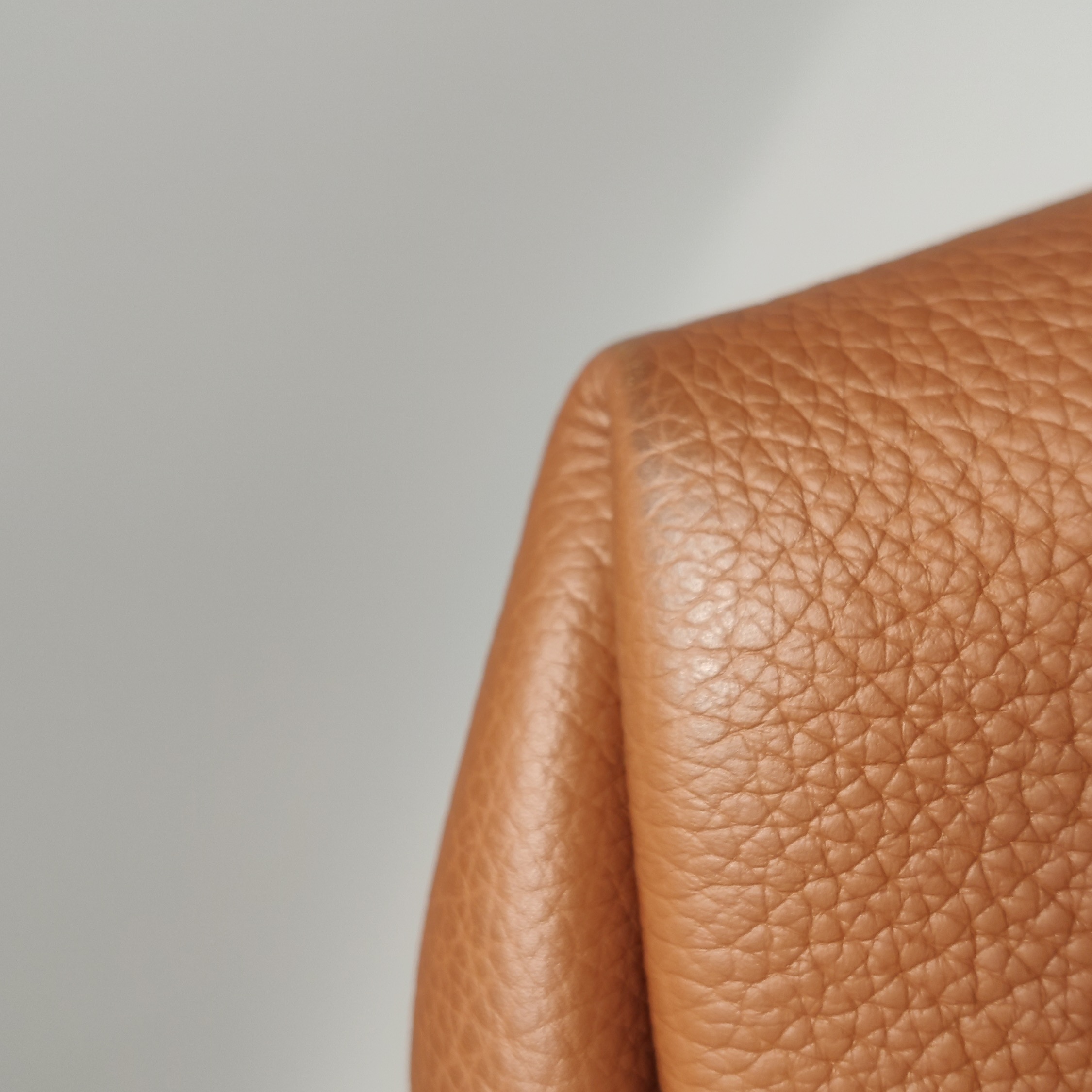 Louis Vuitton(LV) Low Key Hobo Calfskin PM — photo 20 of 25