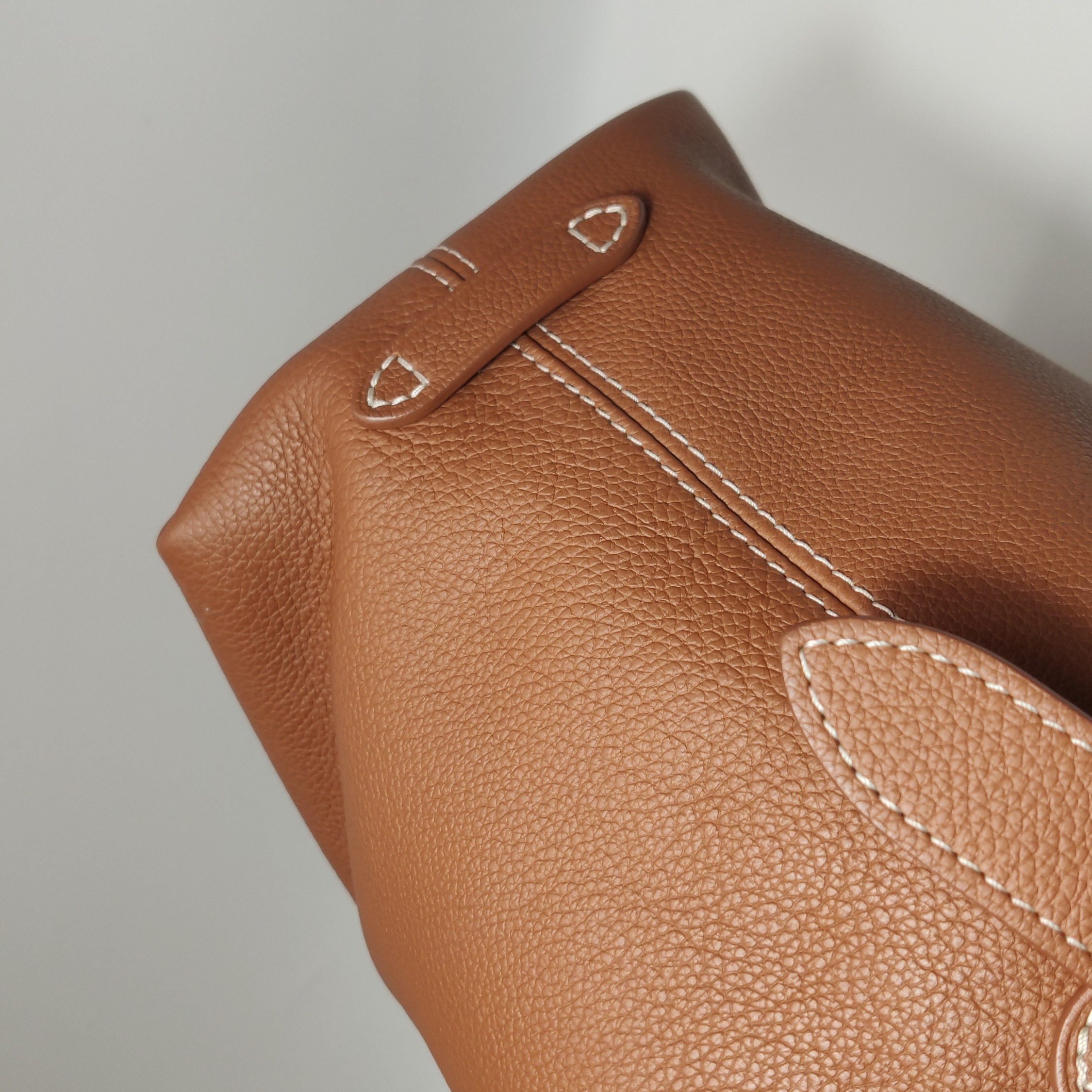 Louis Vuitton(LV) Low Key Hobo Calfskin PM — photo 18 of 25