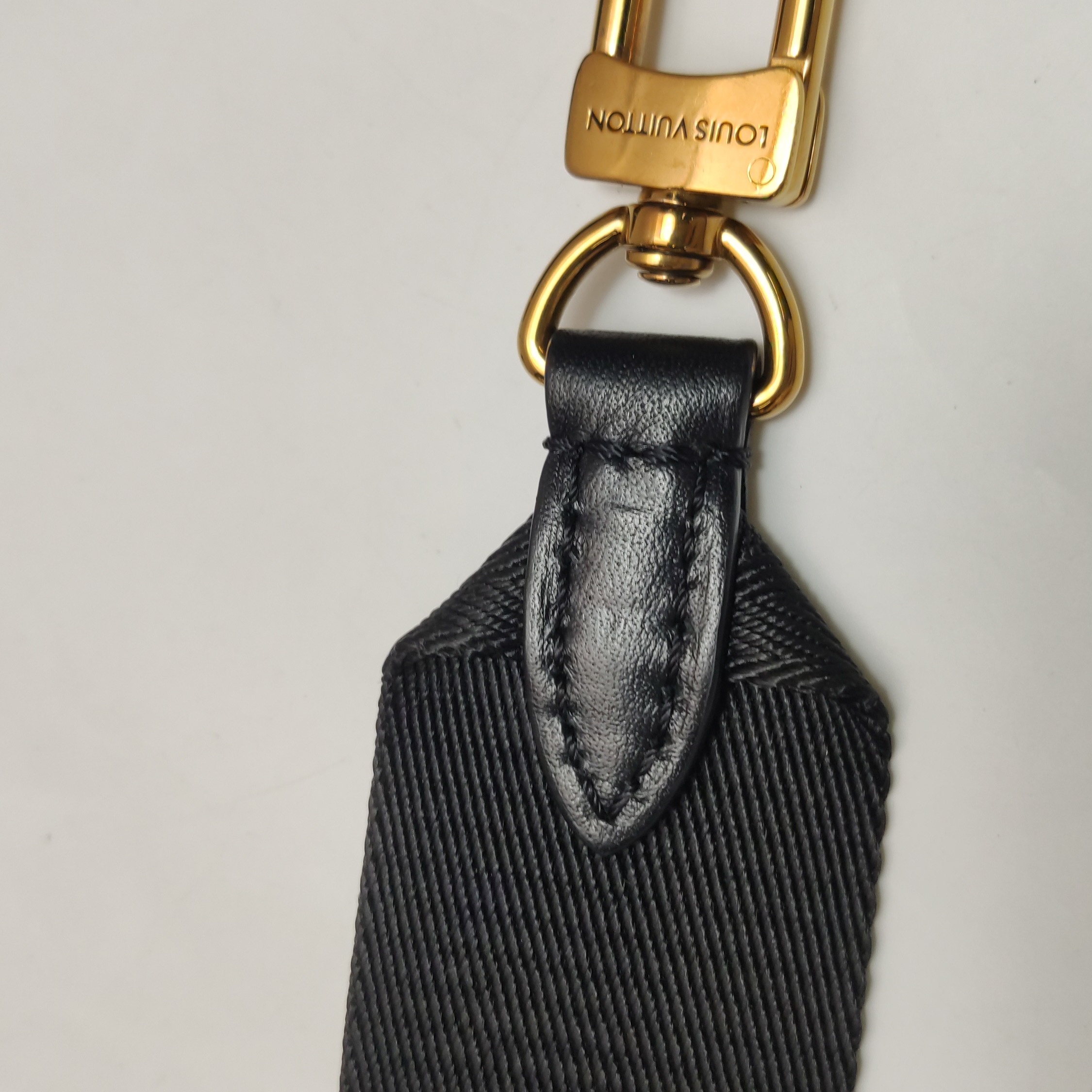 Louis Vuitton(LV) New Wave Multi Pochette Quilted Leather — photo 12 of 13