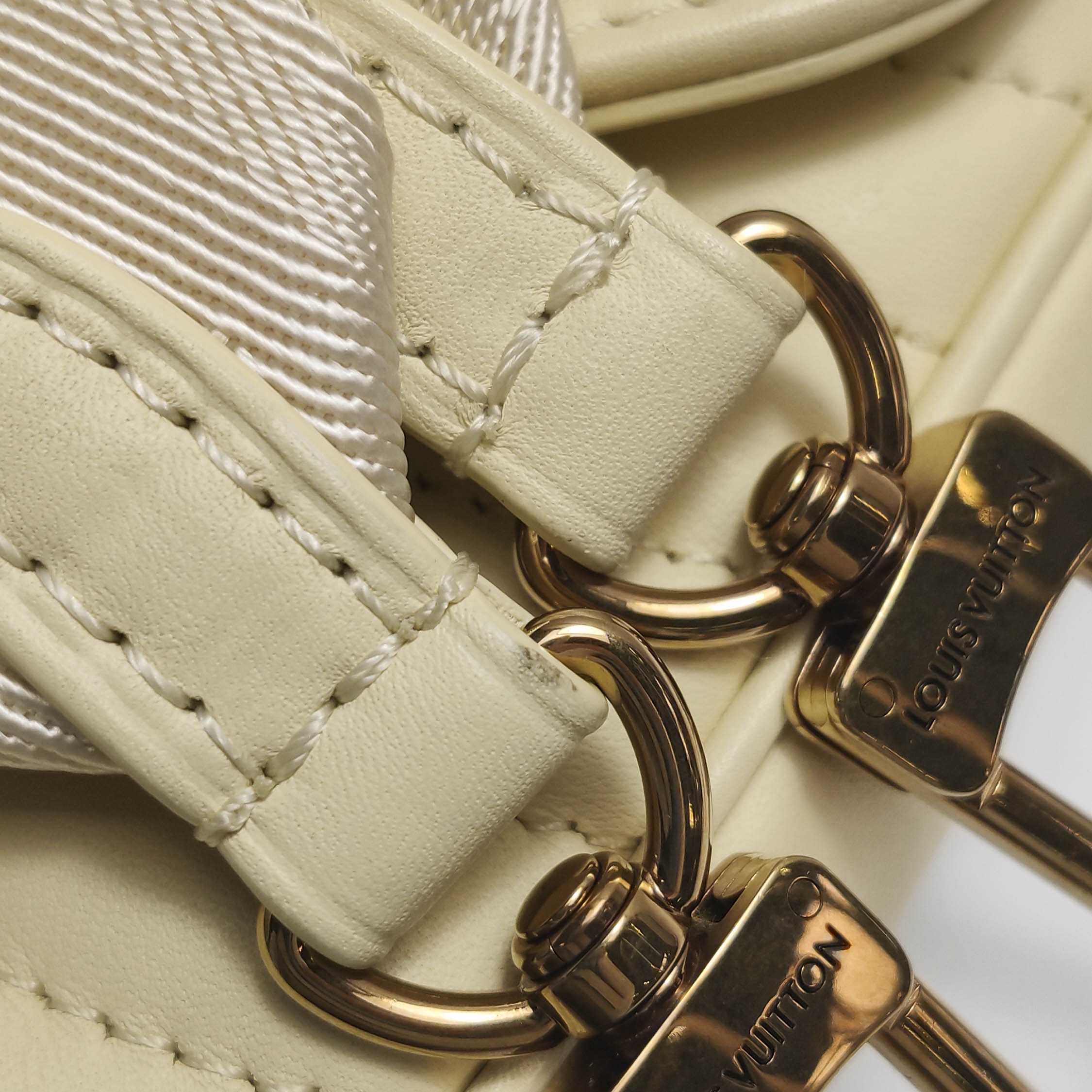 Louis Vuitton(LV) New Wave Multi Pochette Quilted Leather — photo 13 of 16