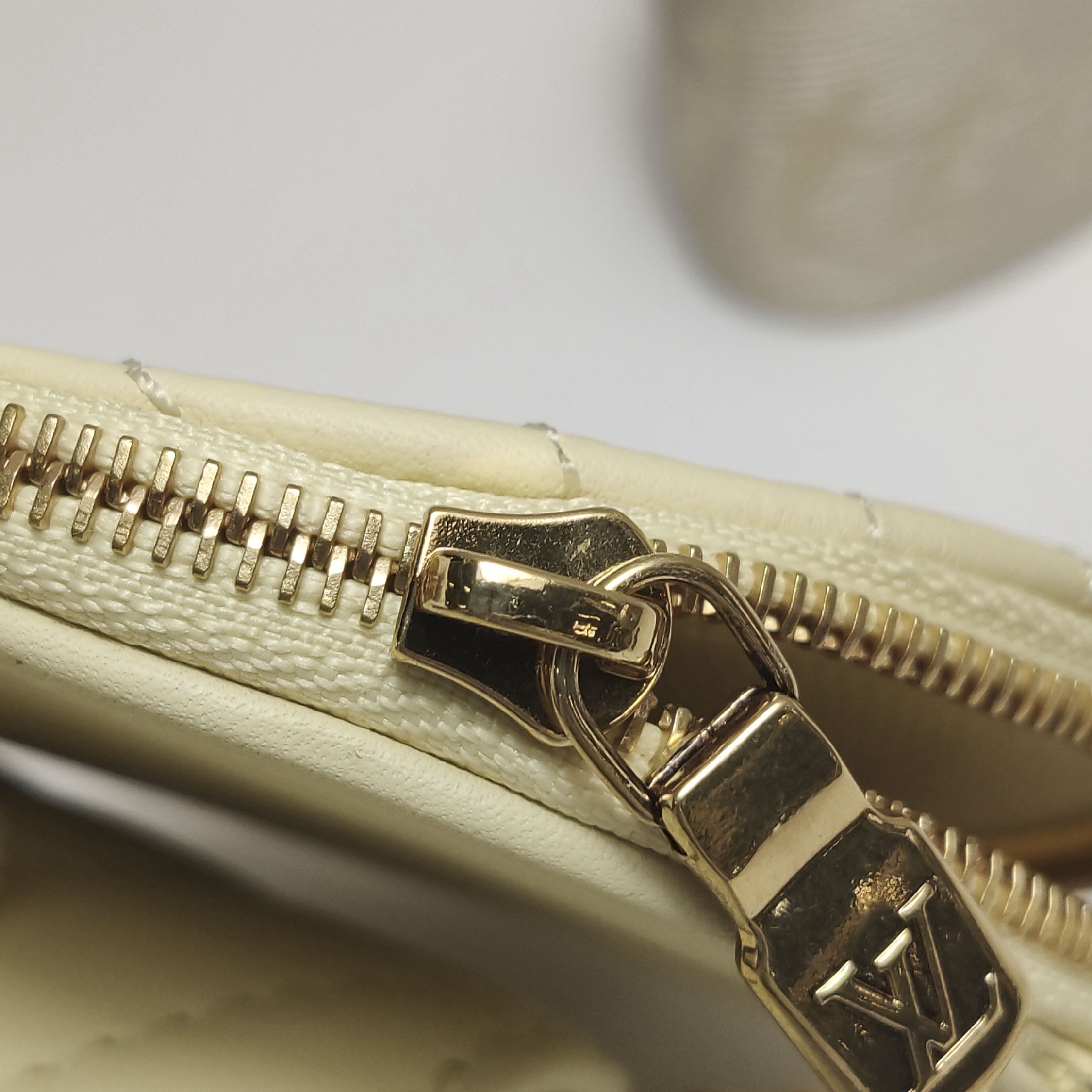 Louis Vuitton(LV) New Wave Multi Pochette Quilted Leather — photo 14 of 16