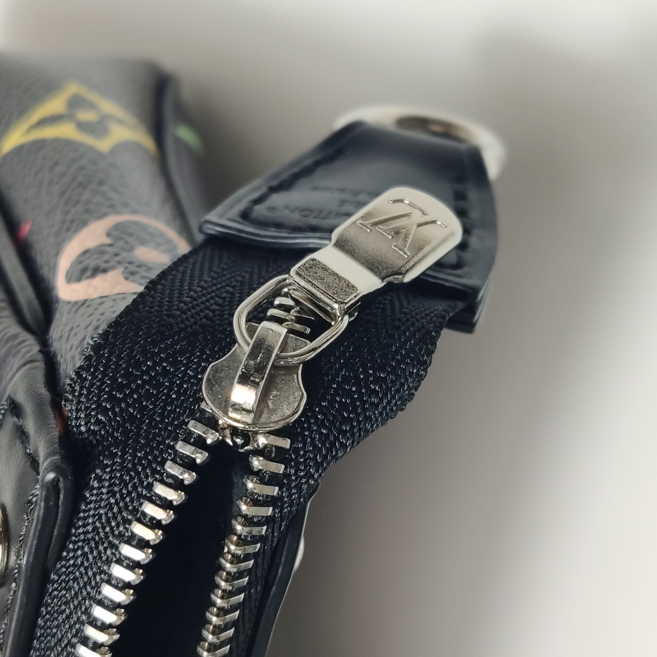 Louis Vuitton(LV) x Takashi Murakami Chain Pochette Accessoires NM Monogram Multicolor — photo 10 of 14