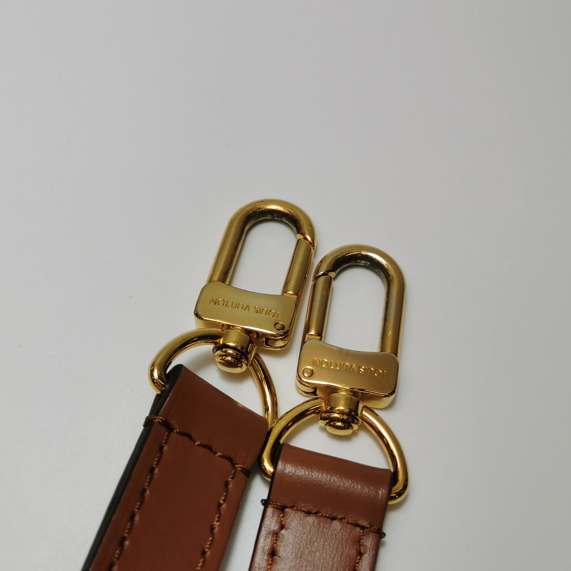 Louis Vuitton(LV) Loop Hobo Reverse Monogram Canvas — photo 13 of 13