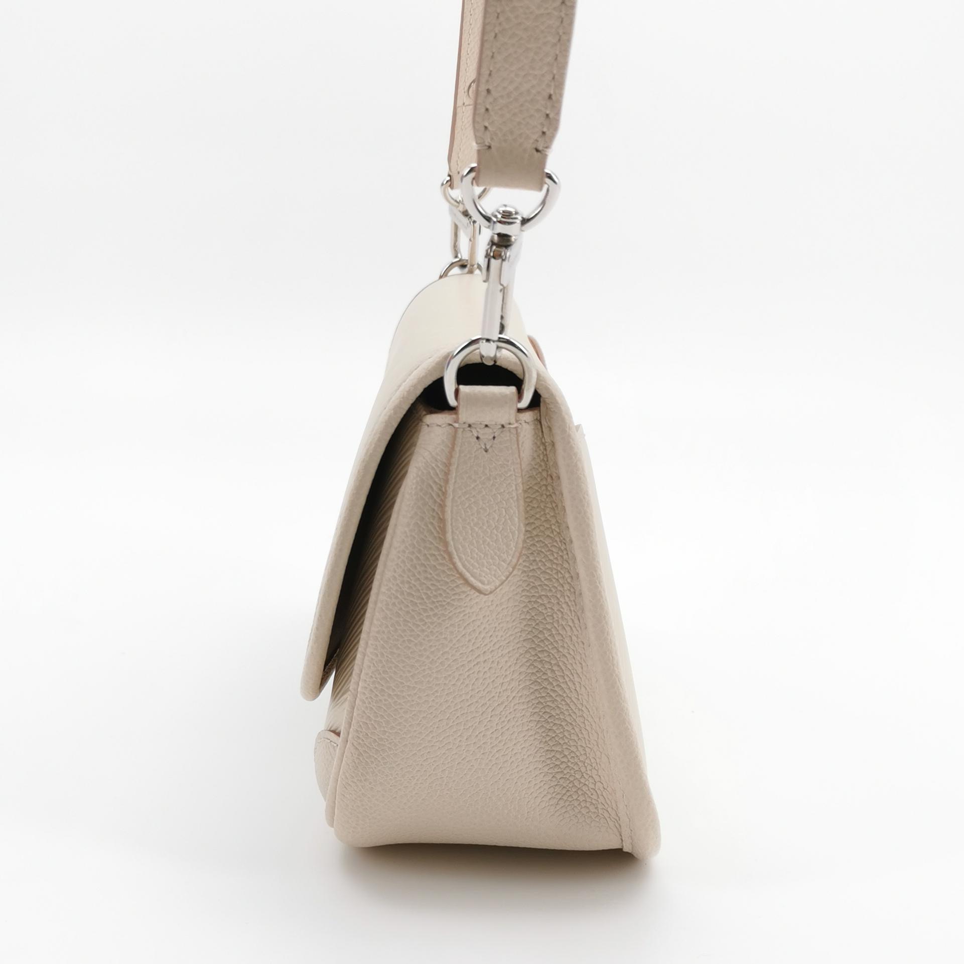 Louis Vuitton(LV) Buci Crossbody Bag Epi Leather — photo 3 of 12