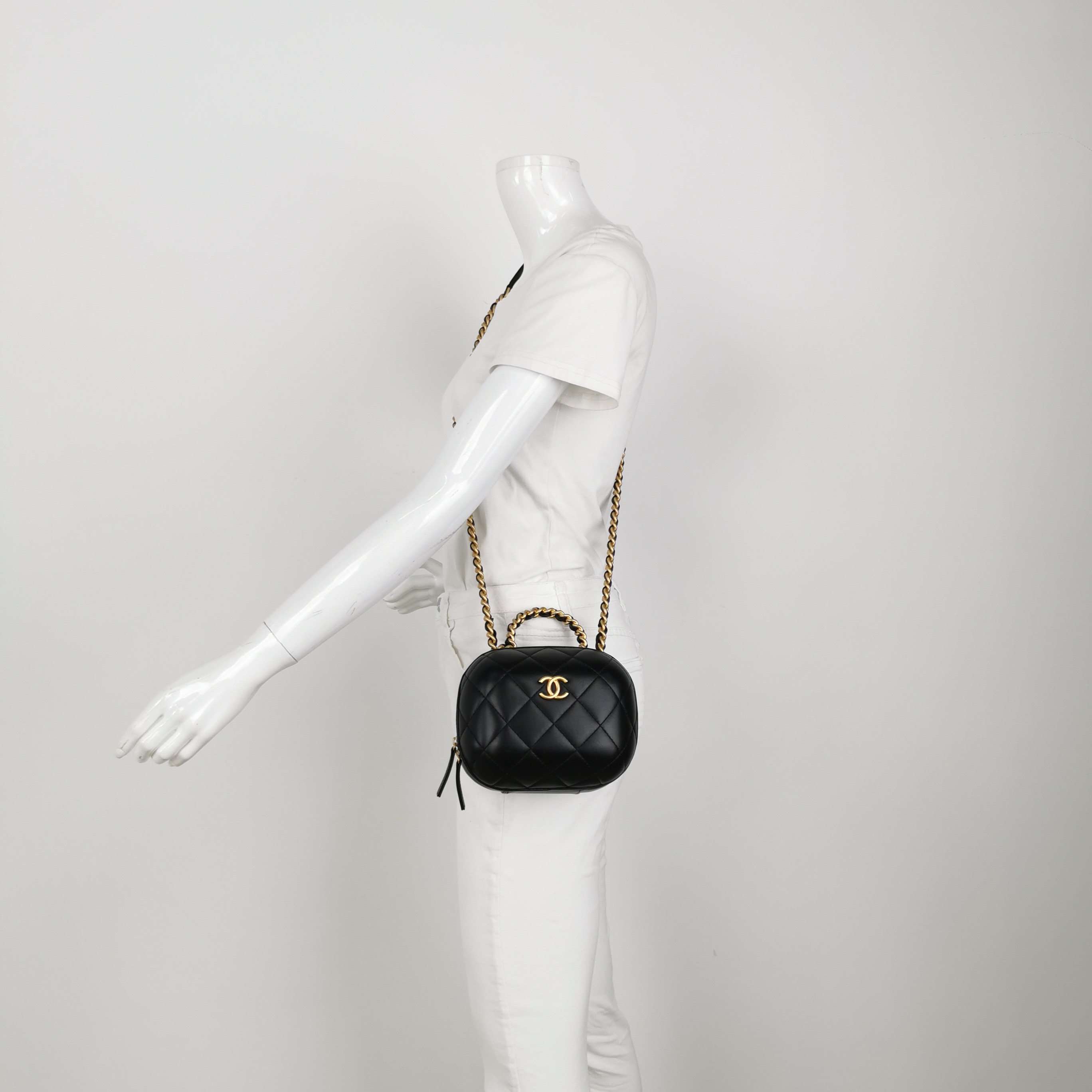 Chanel CC Bubble Top Handle Vanity Case with Chain Quilted Lambskin — alternate view