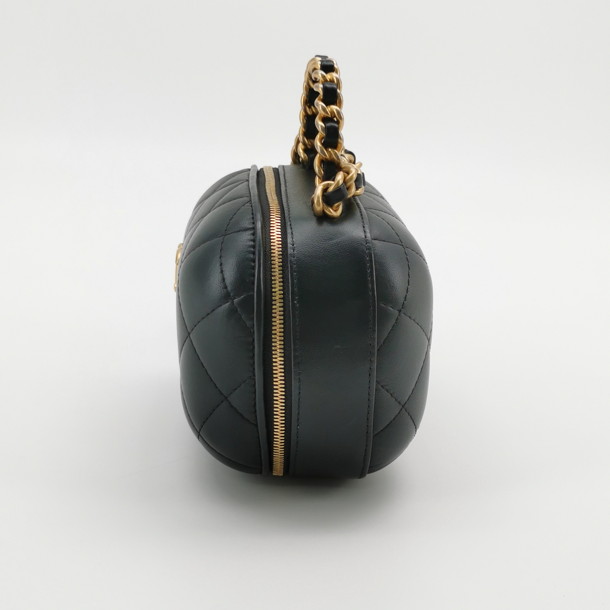 Chanel CC Bubble Top Handle Vanity Case with Chain Quilted Lambskin — photo 4 of 25