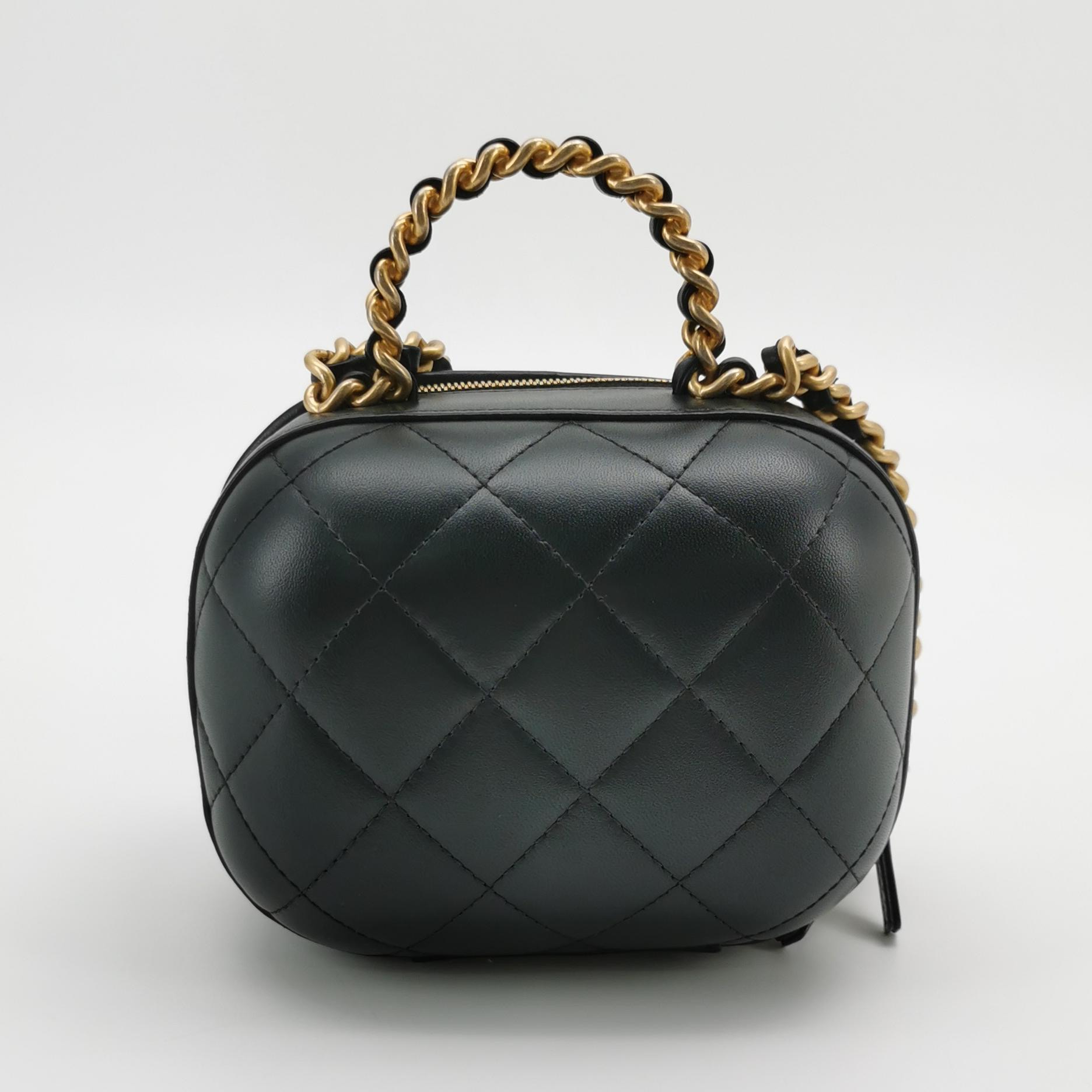 Chanel CC Bubble Top Handle Vanity Case with Chain Quilted Lambskin — photo 5 of 25