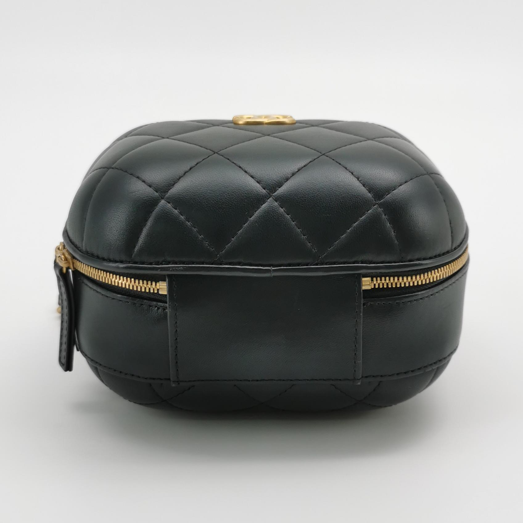 Chanel CC Bubble Top Handle Vanity Case with Chain Quilted Lambskin — photo 6 of 25