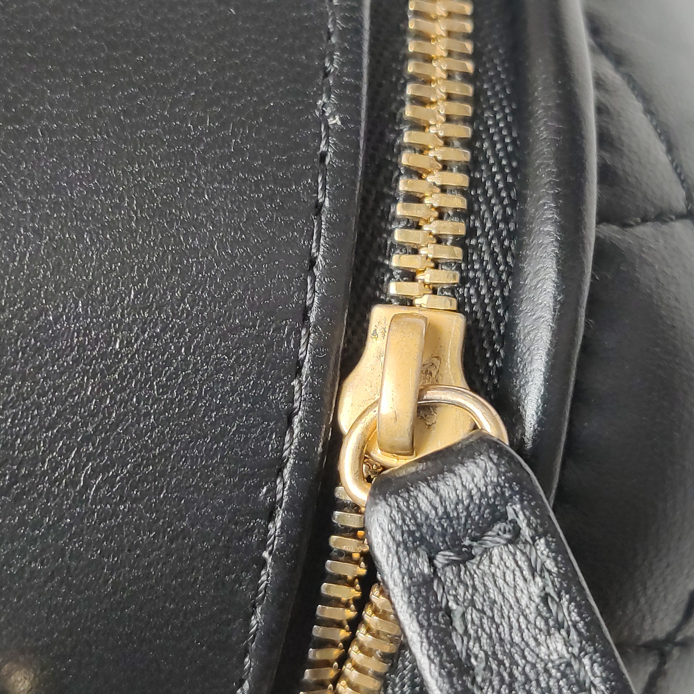 Chanel CC Bubble Top Handle Vanity Case with Chain Quilted Lambskin — photo 23 of 25