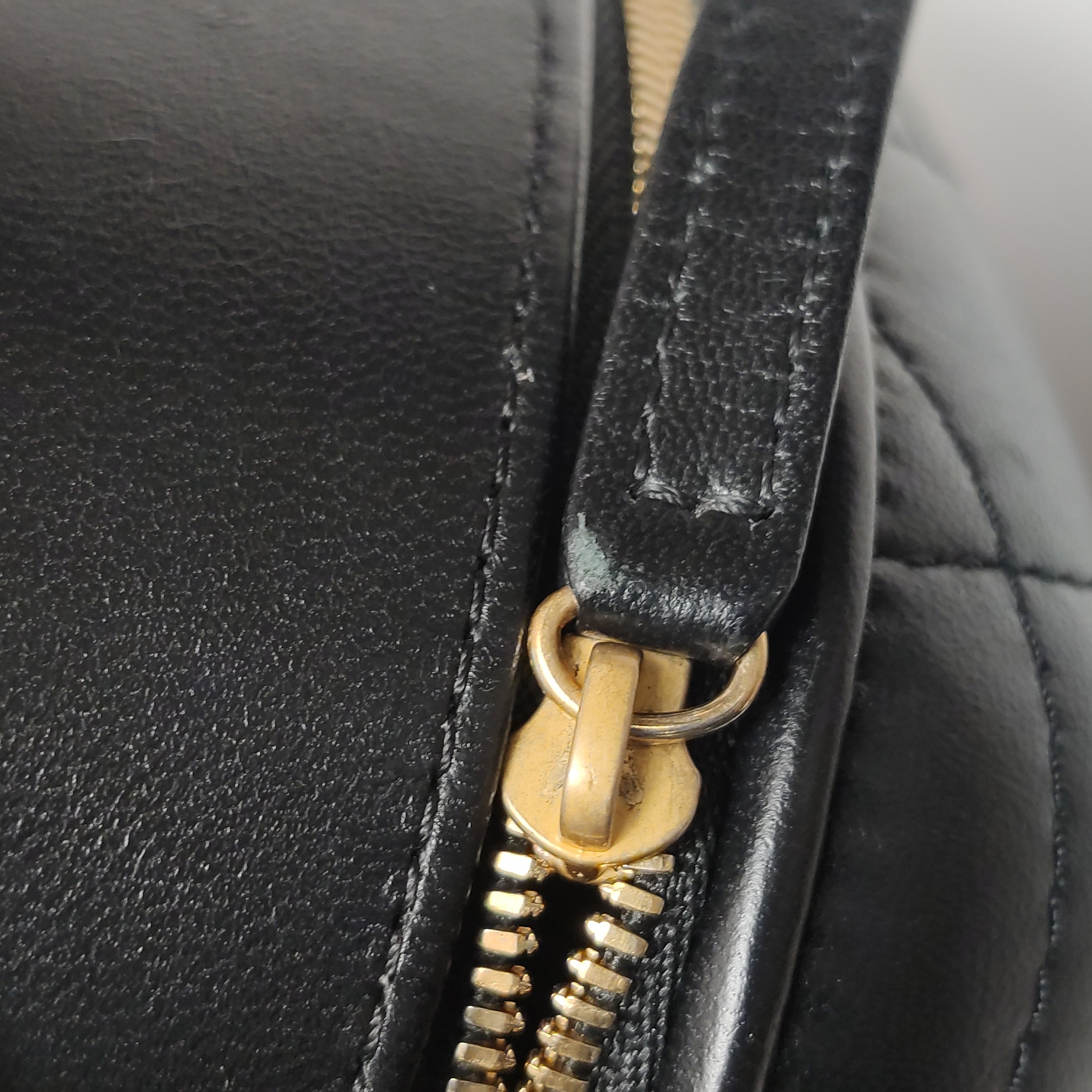 Chanel CC Bubble Top Handle Vanity Case with Chain Quilted Lambskin — photo 17 of 25