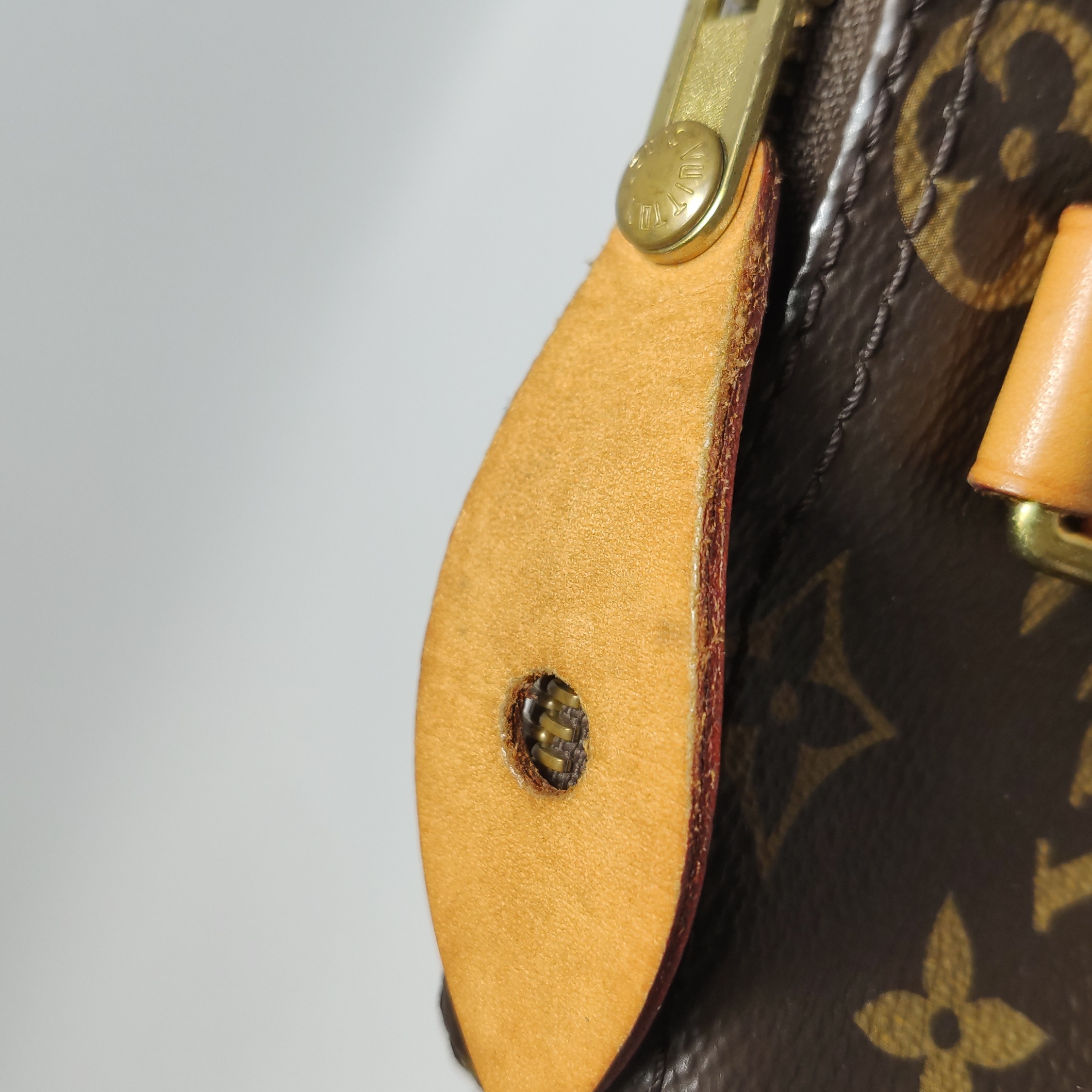 Louis Vuitton(LV) Speedy Handbag Monogram Canvas 25 — photo 9 of 15