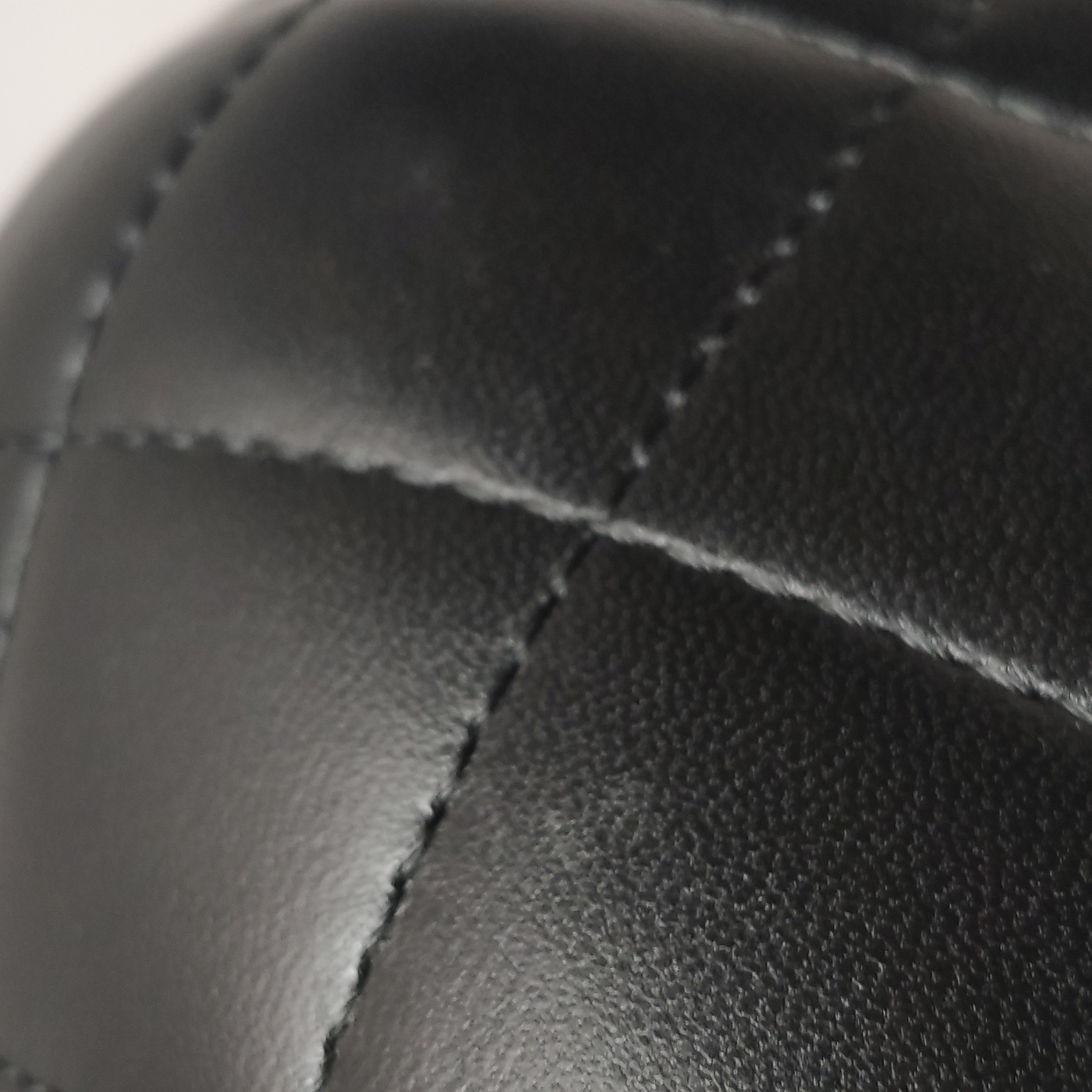 Chanel CC Bubble Top Handle Vanity Case with Chain Quilted Lambskin — photo 13 of 25