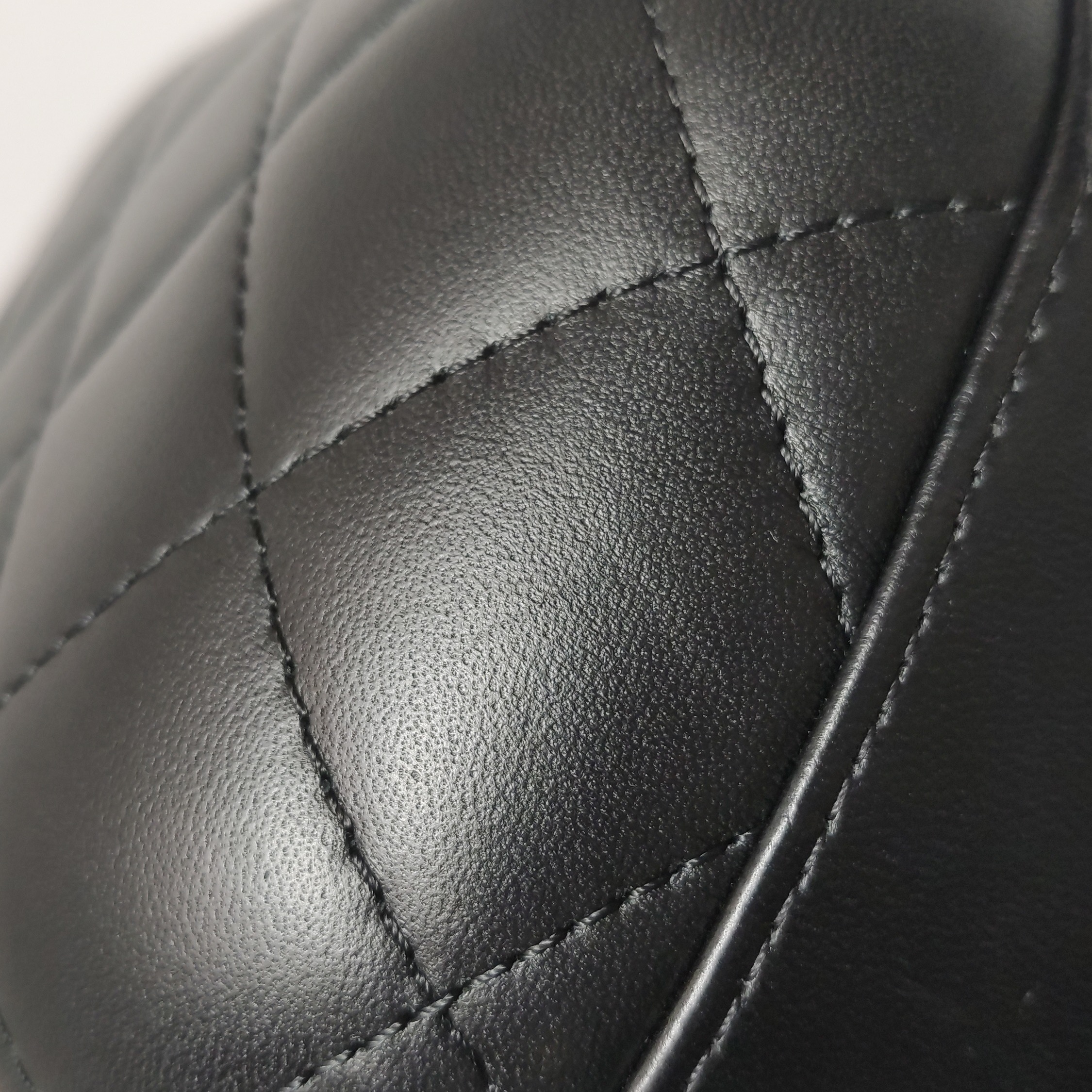 Chanel CC Bubble Top Handle Vanity Case with Chain Quilted Lambskin — photo 20 of 25