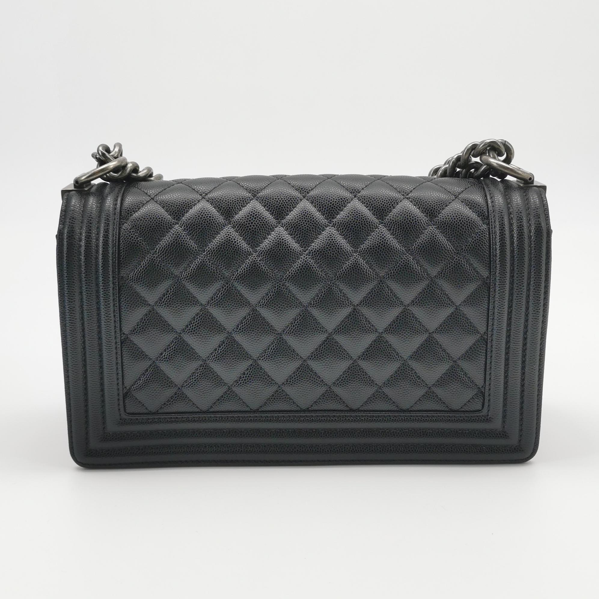 Chanel Boy Flap Bag Quilted Caviar Old Medium — photo 5 of 14