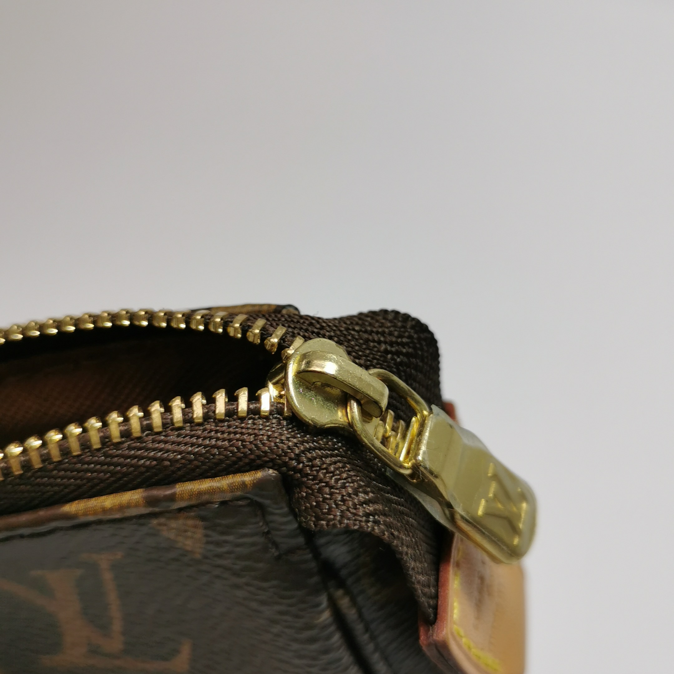 Louis Vuitton(LV) Pochette Accessoires NM Monogram Canvas — photo 8 of 13