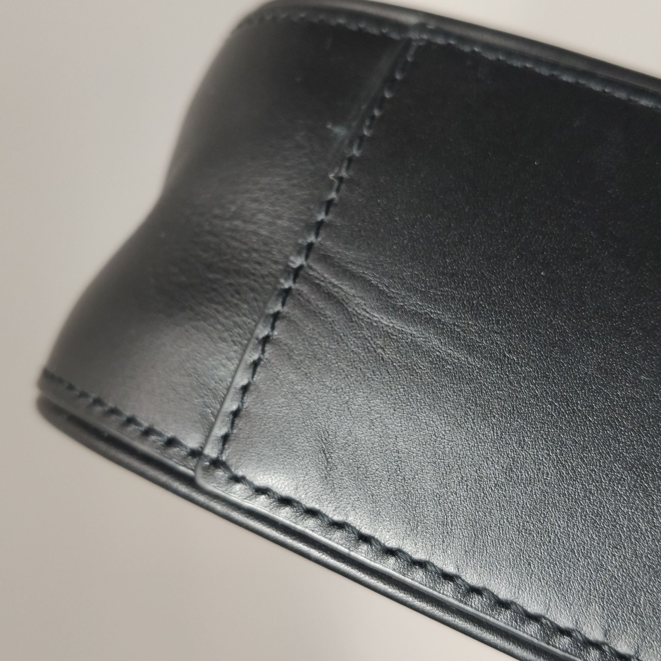 Saint Laurent(YSL) Le 5 a 7 Hobo Leather Small — photo 9 of 16