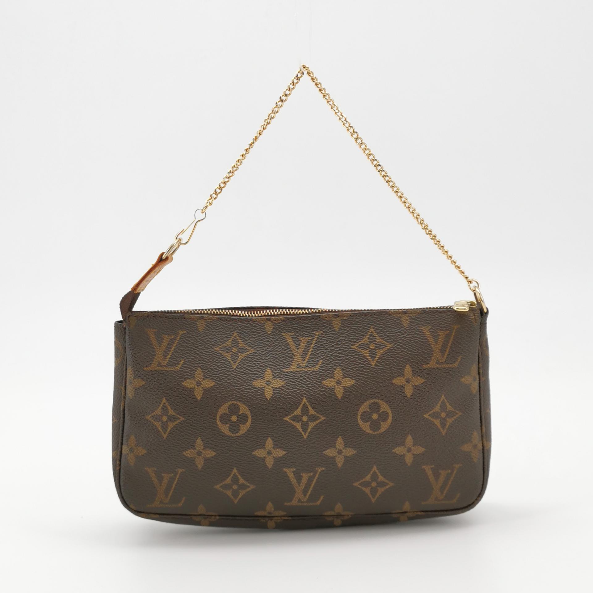 Louis Vuitton(LV) Pochette Accessoires NM Monogram Canvas — photo 5 of 13