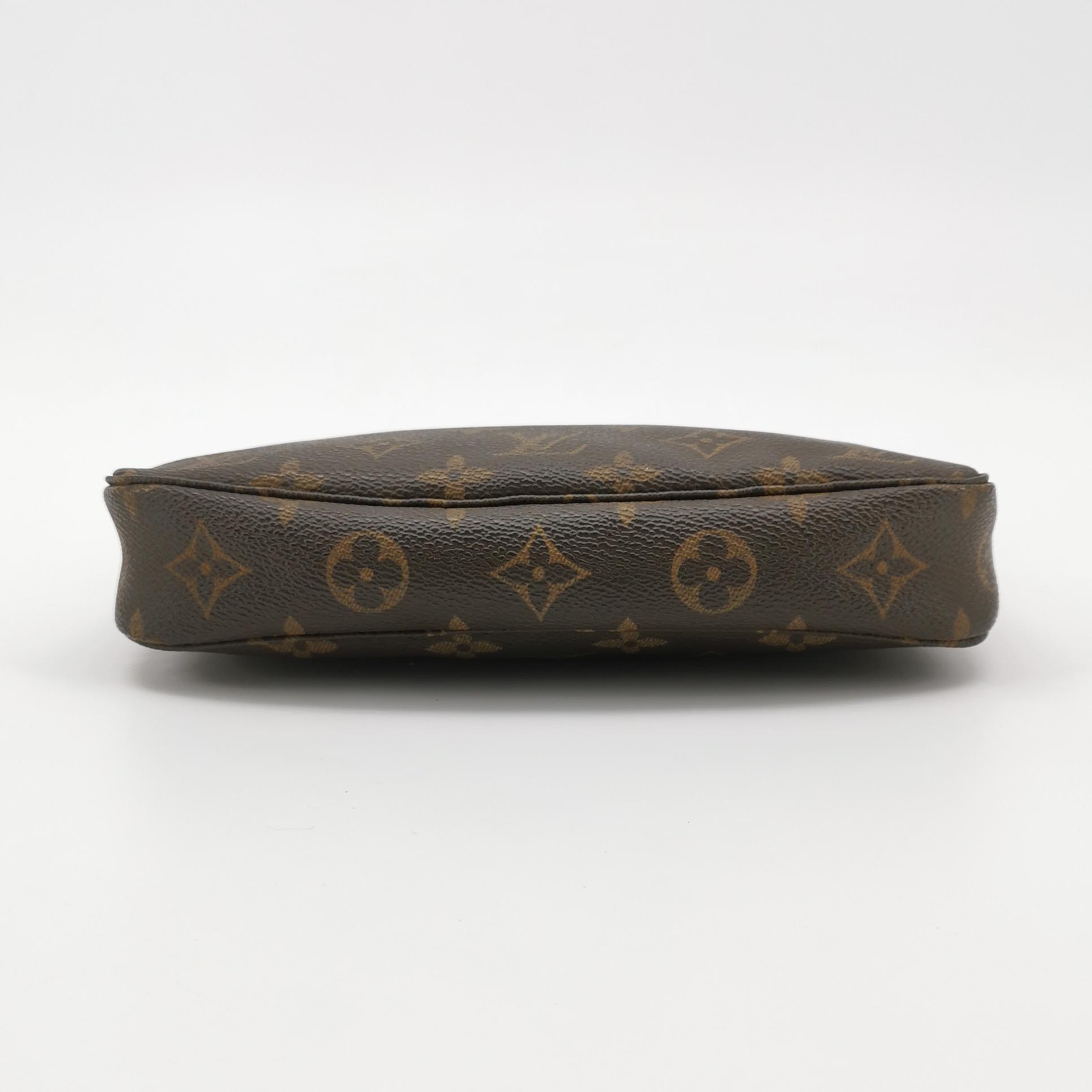 Louis Vuitton(LV) Pochette Accessoires NM Monogram Canvas — photo 6 of 13
