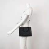 Louis Vuitton(LV) OnTheGo Tote Monogram Empreinte Giant PM — thumbnail 2
