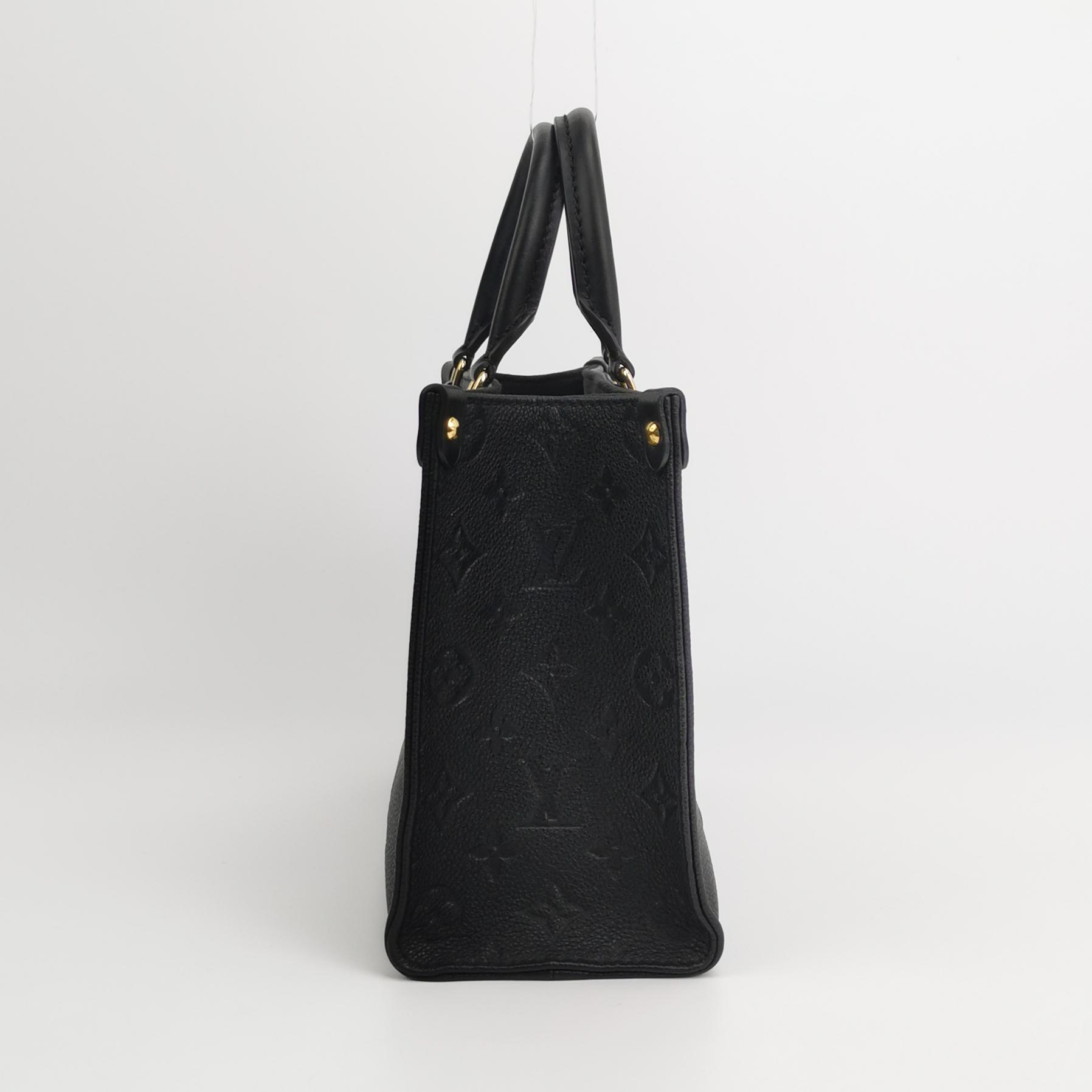Louis Vuitton(LV) OnTheGo Tote Monogram Empreinte Giant PM — photo 4 of 13