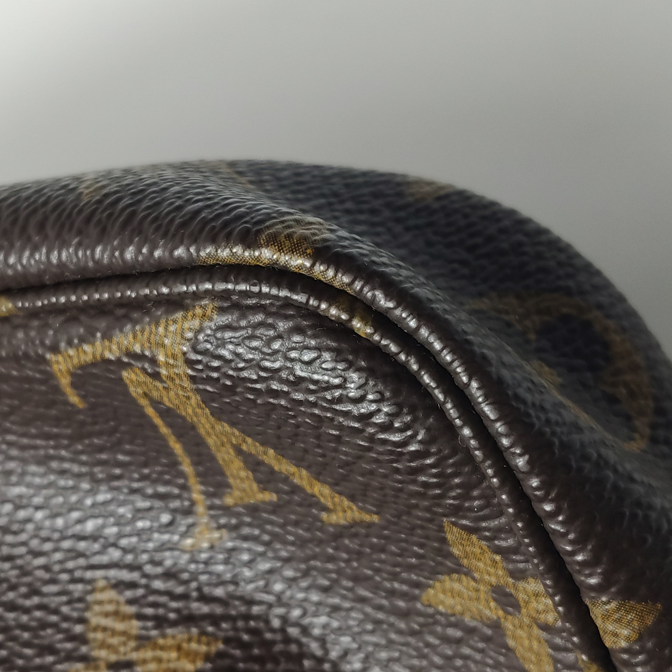 Louis Vuitton(LV) Pochette Accessoires NM Monogram Canvas — photo 11 of 13