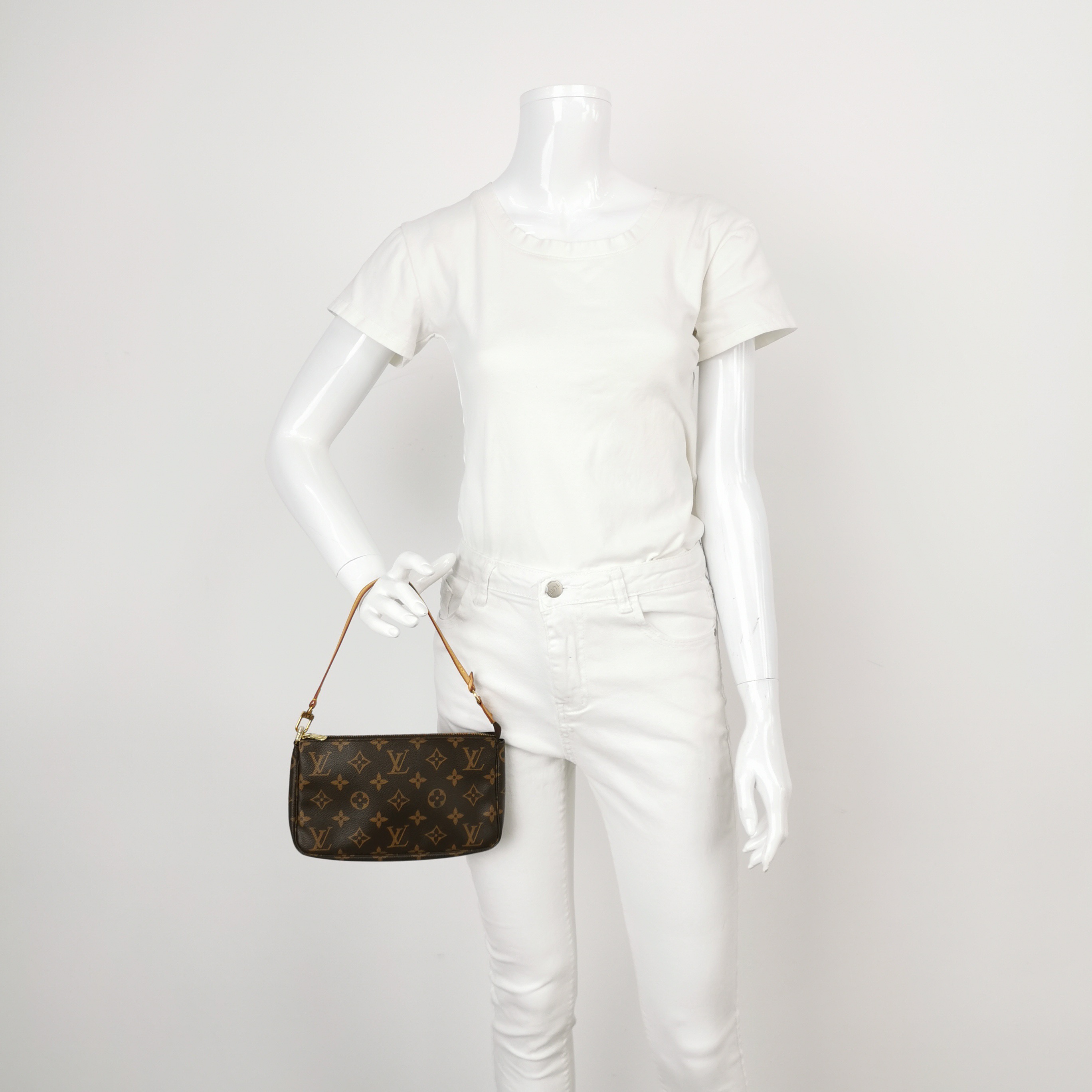 Louis Vuitton(LV) Pochette Accessoires NM Monogram Canvas — alternate view