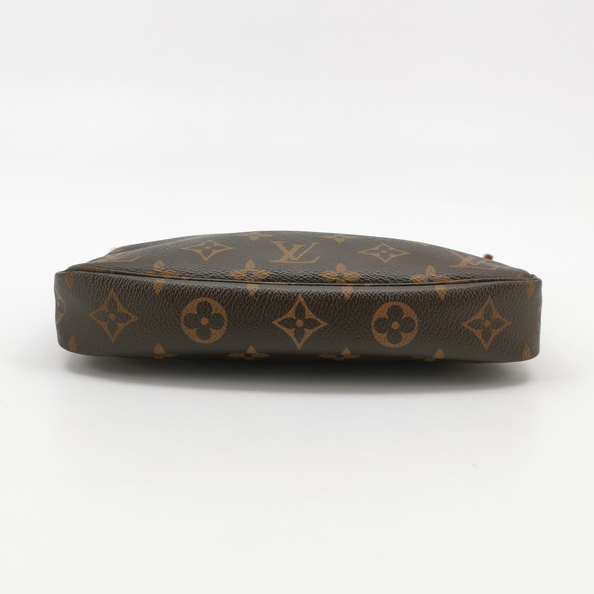 Louis Vuitton(LV) Pochette Accessoires NM Monogram Canvas — photo 6 of 12