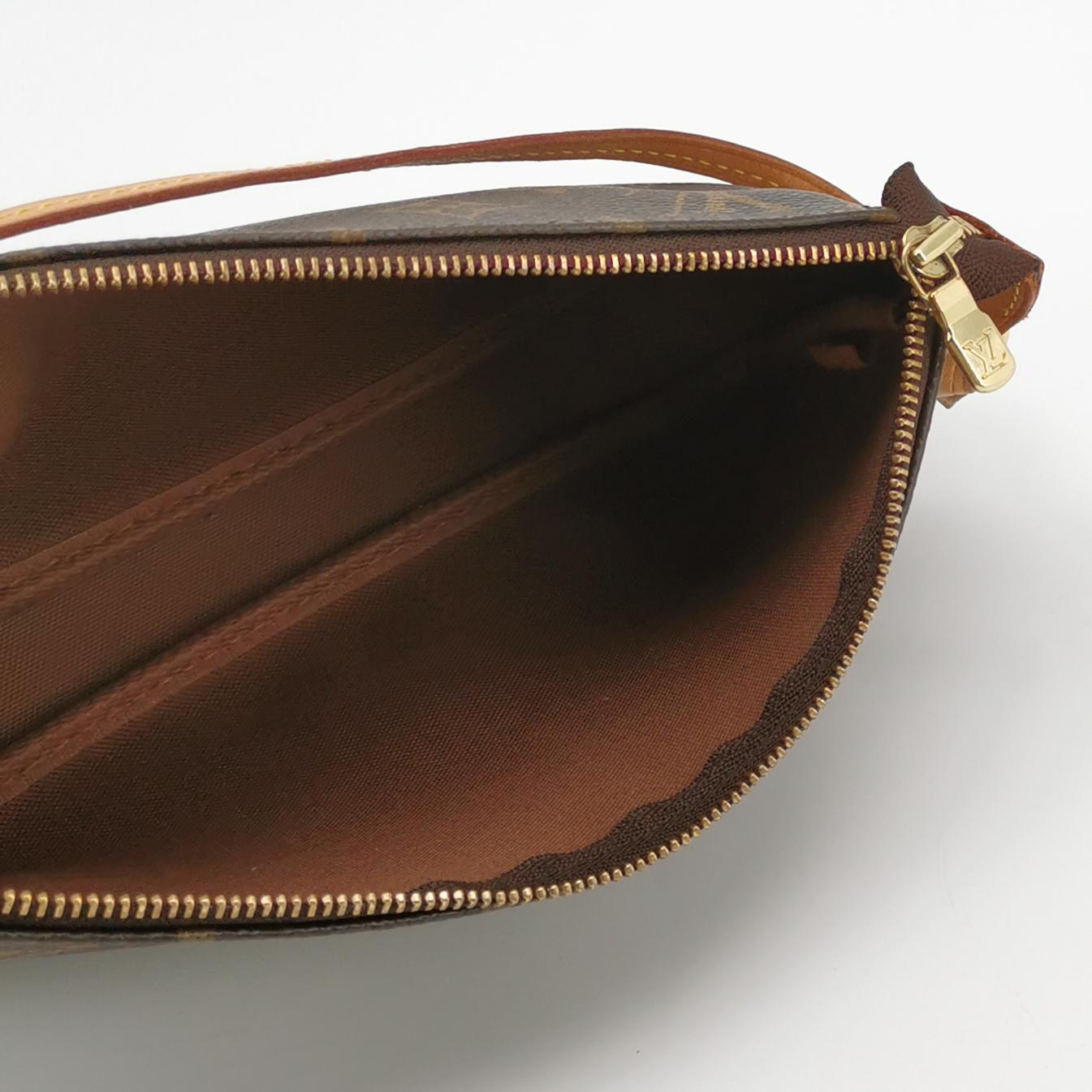 Louis Vuitton(LV) Pochette Accessoires NM Monogram Canvas — photo 7 of 12