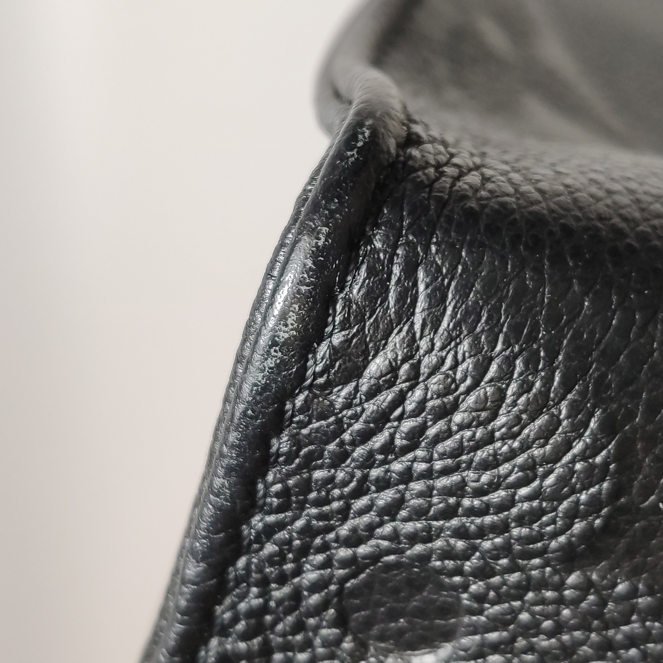 Louis Vuitton(LV) OnTheGo Tote Monogram Empreinte Giant PM — photo 10 of 13